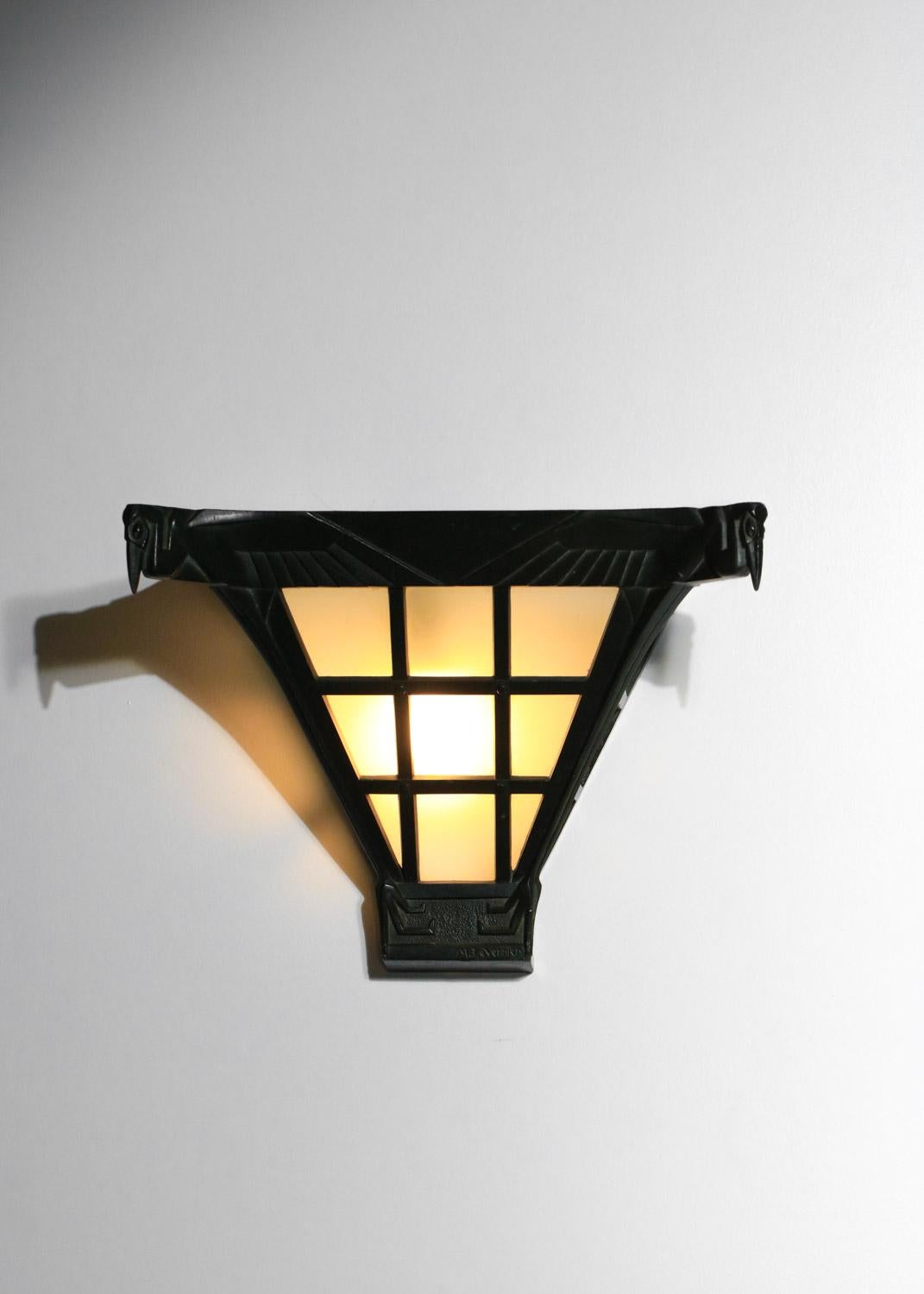 Wandleuchte Max Le Verrier aus antiker Patina-Bronze im Angebot 3