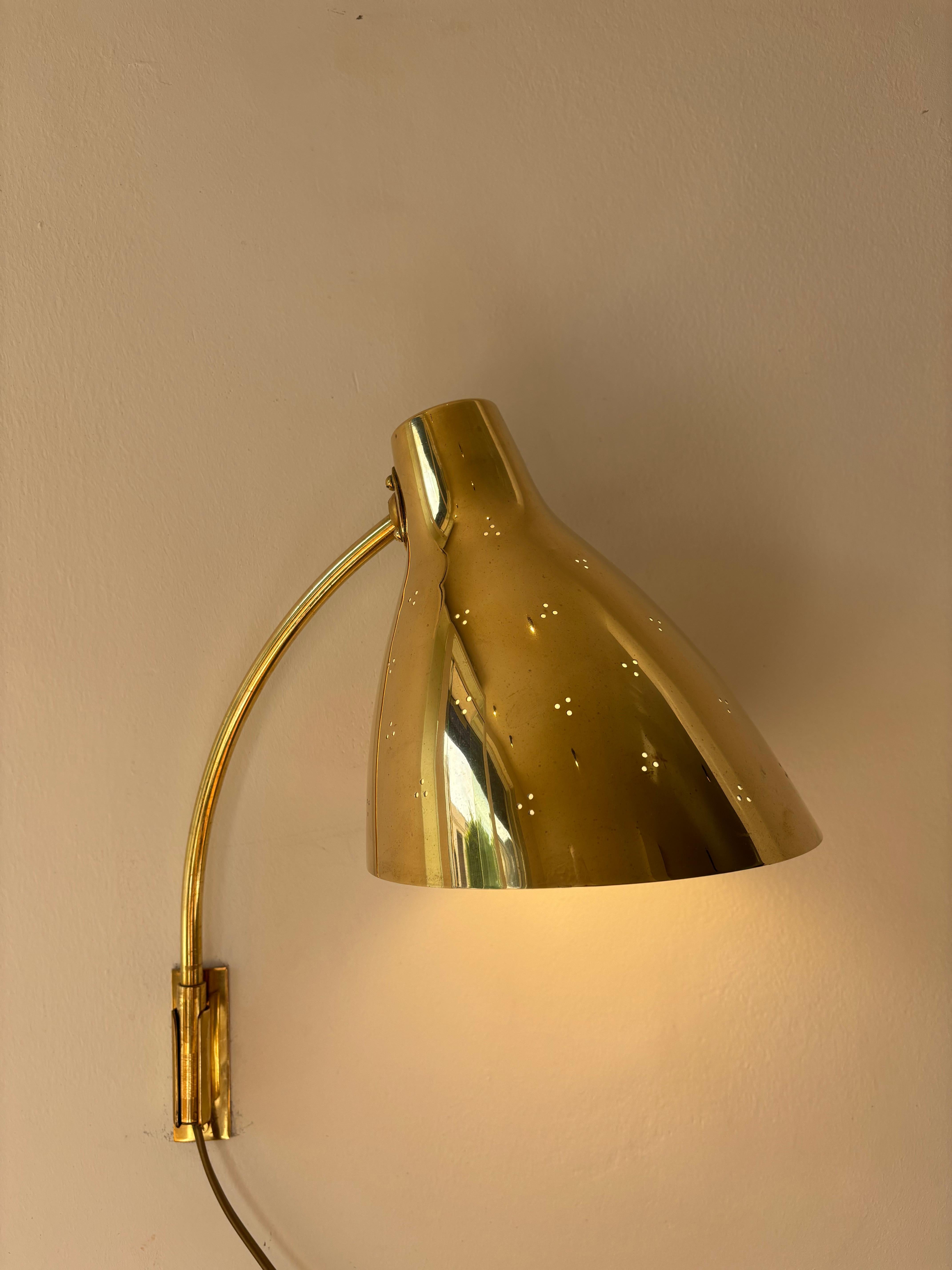 Wall lamp model “50-055” by Lisa Johansson-Pape for Orno OY In Good Condition For Sale In ALHAURÍN EL GRANDE, ES
