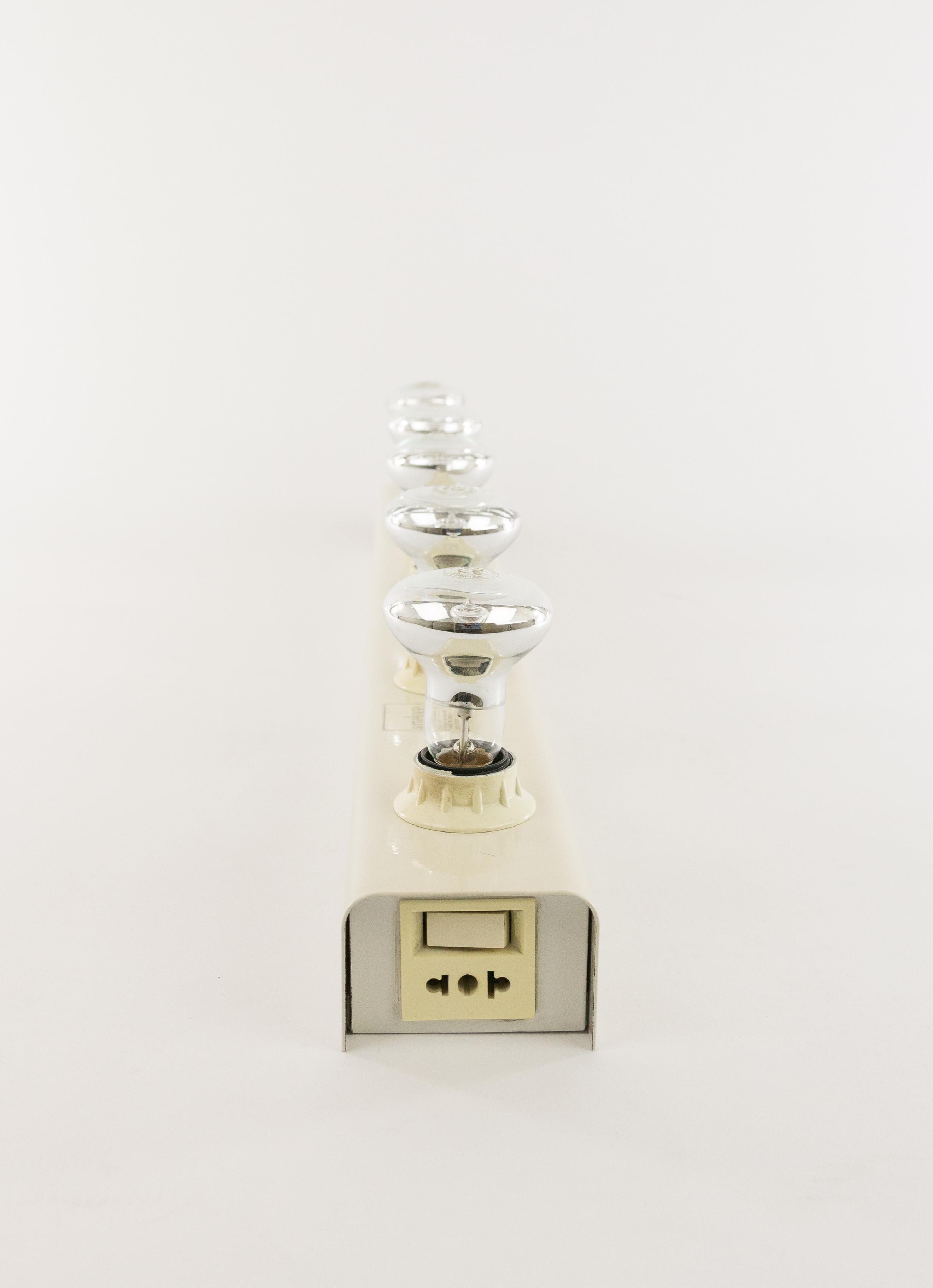 Italian Wall Lamp Model 50 by Gino Sarfatti for Arteluce, 1968