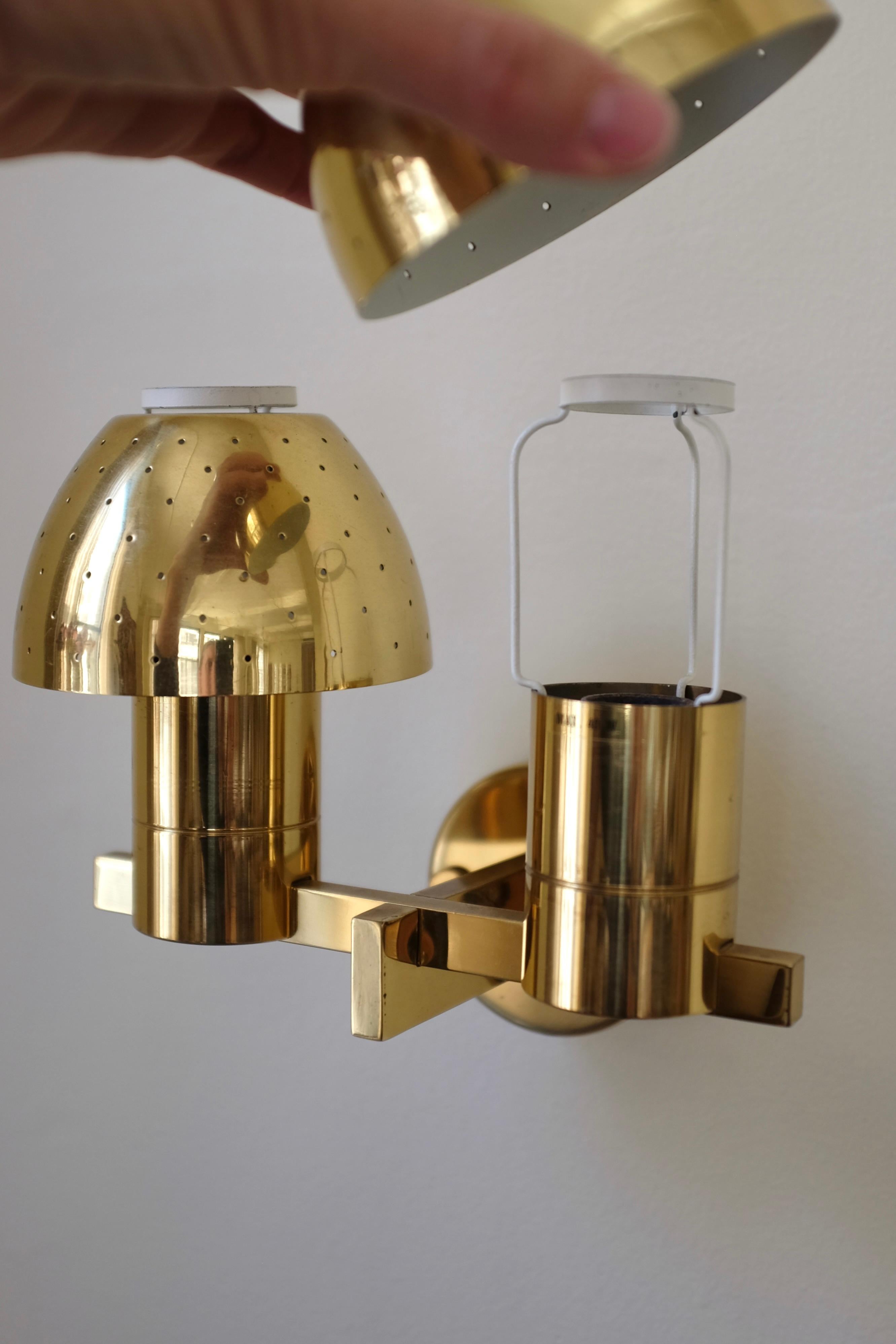 Lámpara de pared Modelo V306/2 de Hans-Agne Jakobsson Latón en venta