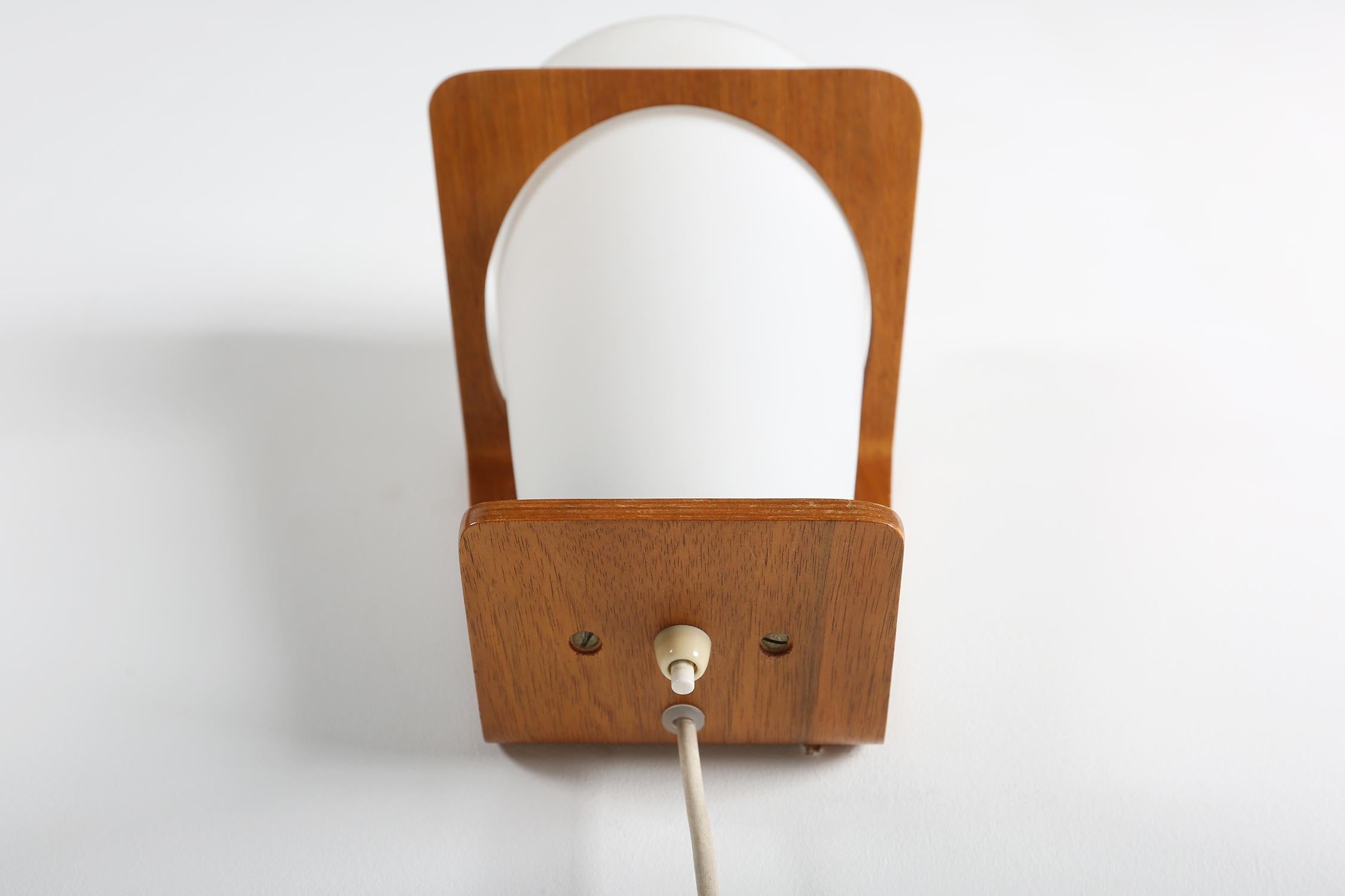 Applique NX 41 de Louis Kalff pour Philips en contreplaqué de teck incurvé, 1959 en vente 2