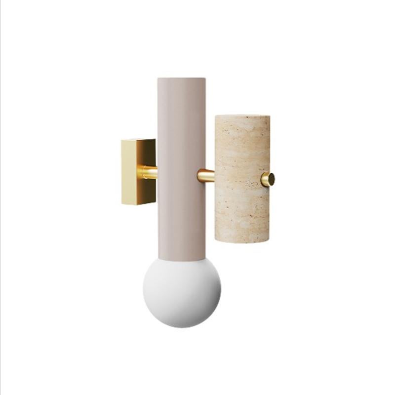 Abbinando superfici lisce e ruvide che contrastano tra loro, la collezione di lampade Pyppe, ispirata all'Art Déco, dà spazio a un nuovo approccio in termini di forma ed equilibrio. Enfatizzando la tensione tra massa e forma, fornisce morbidi punti