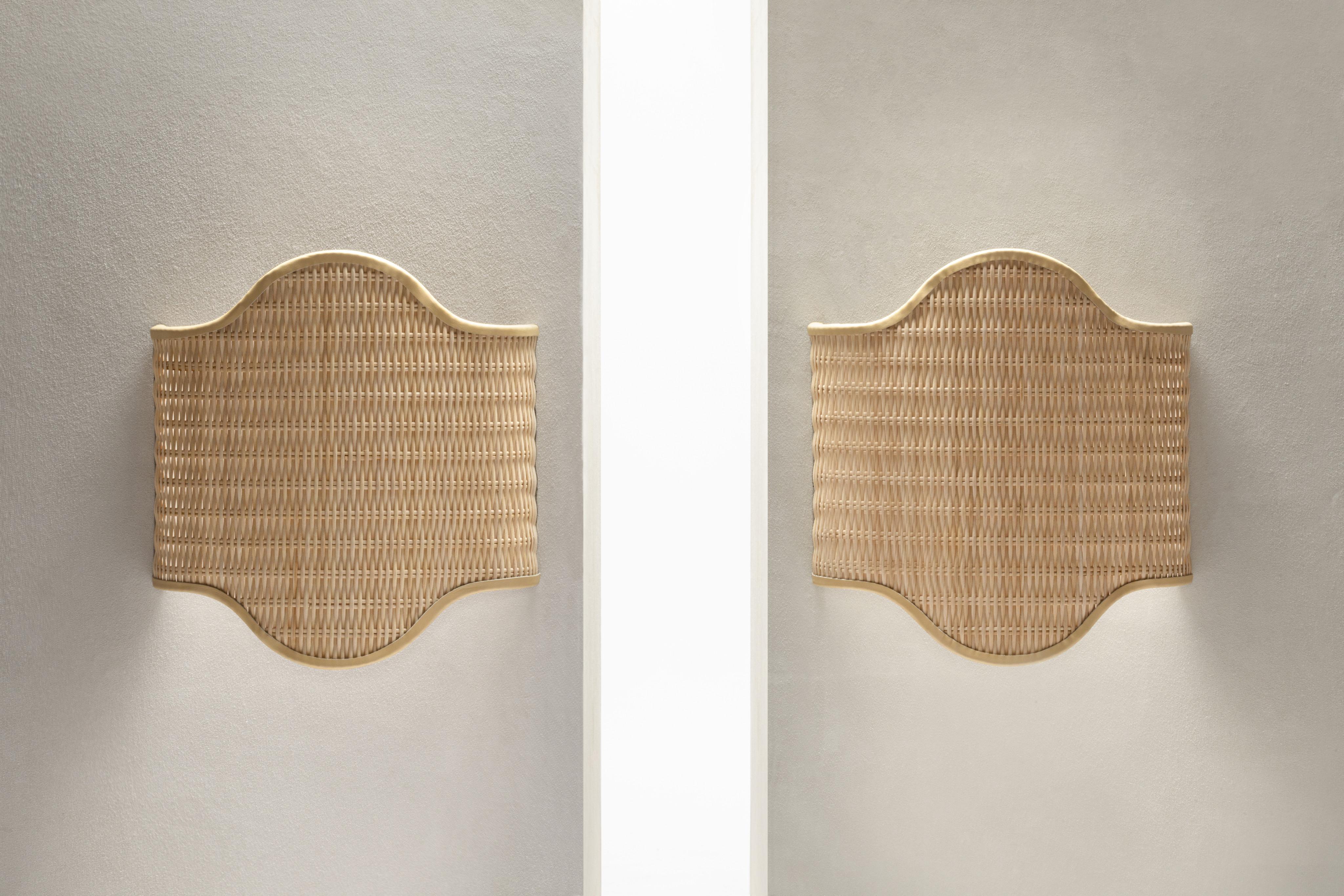 Aplique Orión -- Stephane Parmentier x Giobagnara

Presenta una estructura de ratán tejido con borde de napa. Sólo disponible como muestra.

La colección Stephane Parmentier para Giobagnara, con sus elegantes diseños y bellos materiales, es la