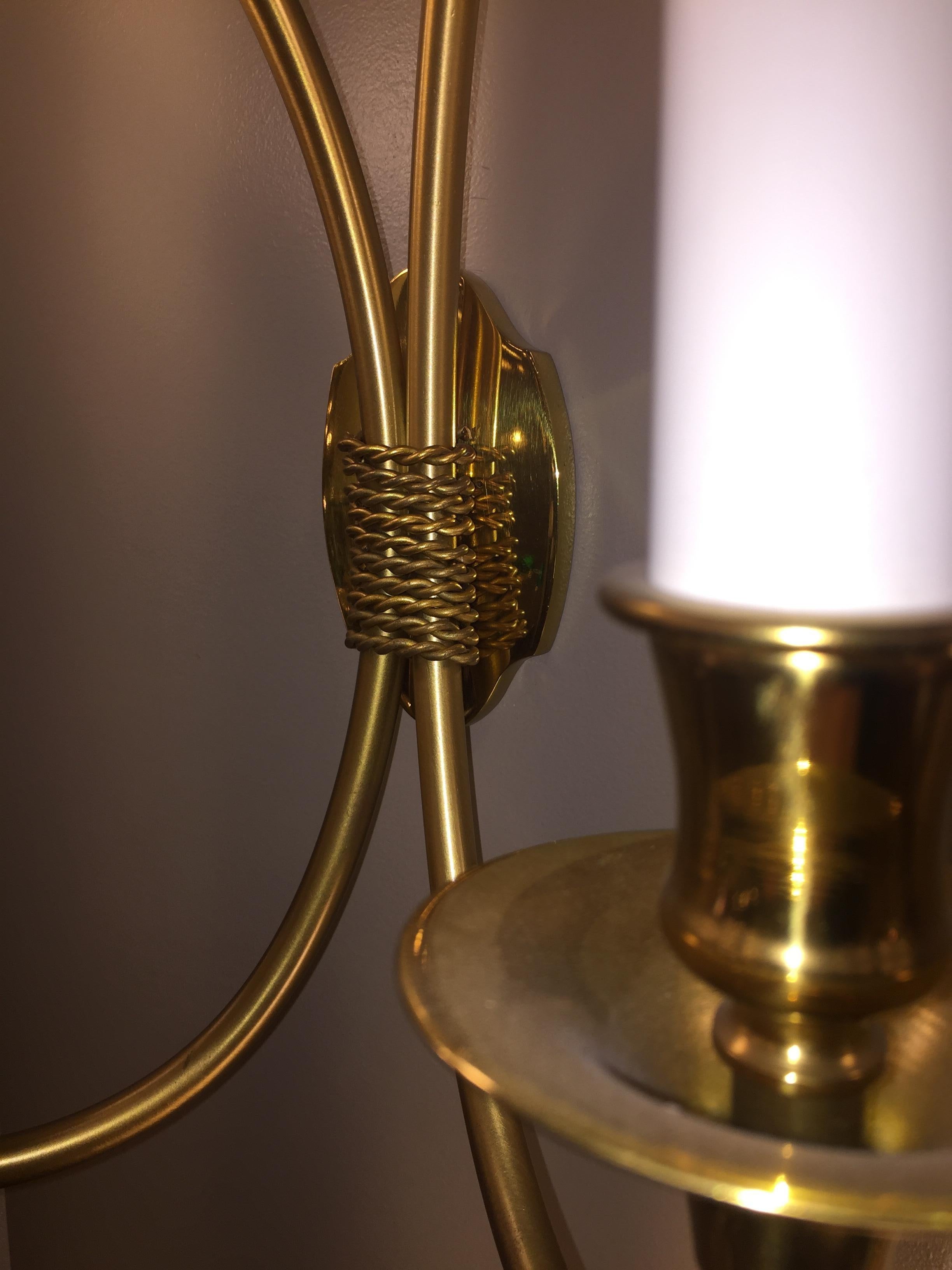 Wall lamp with a style purified and luminous.