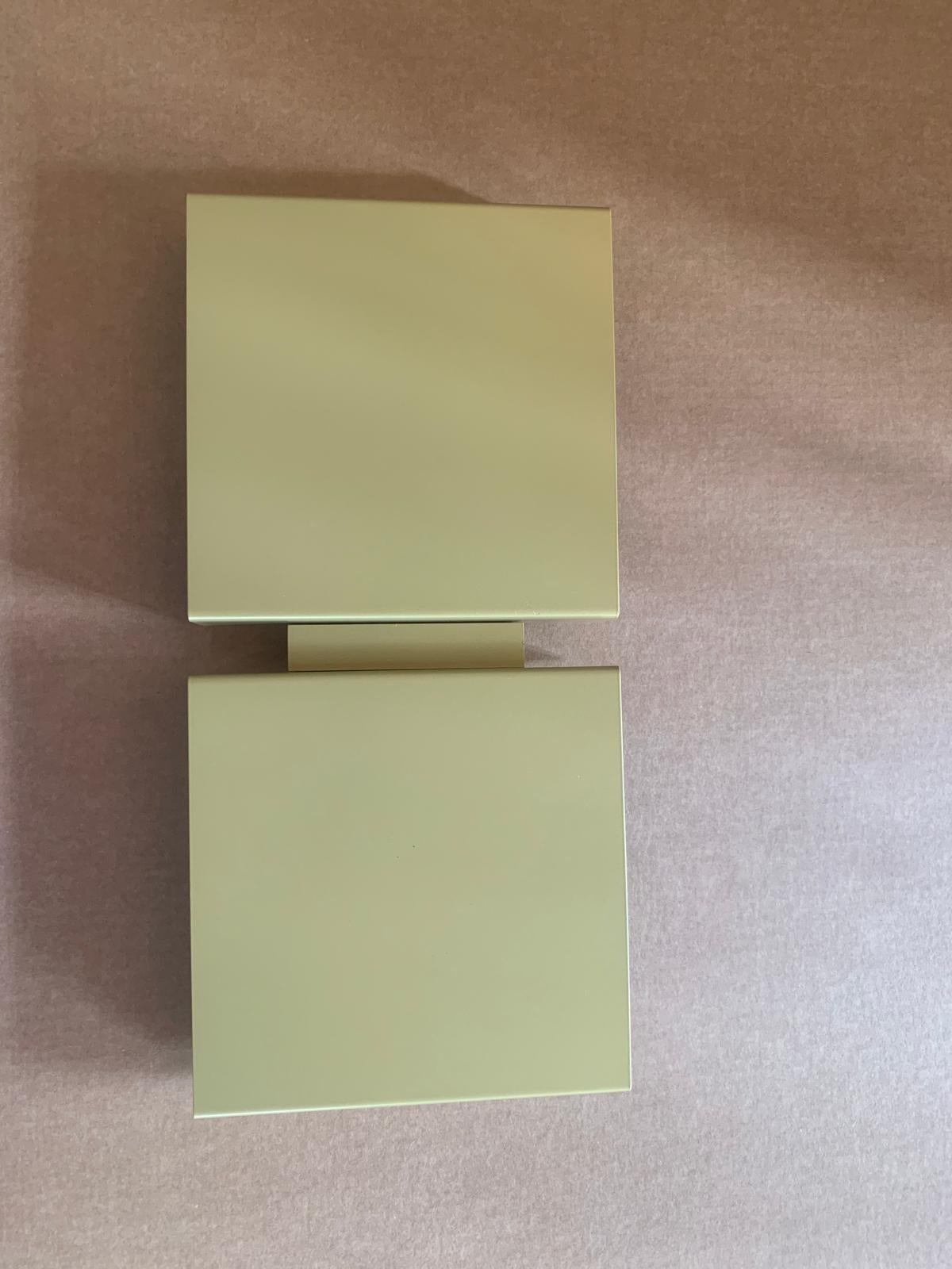 Mid-Century moderno Lampada da parete Square 2P Gold Mat in vendita