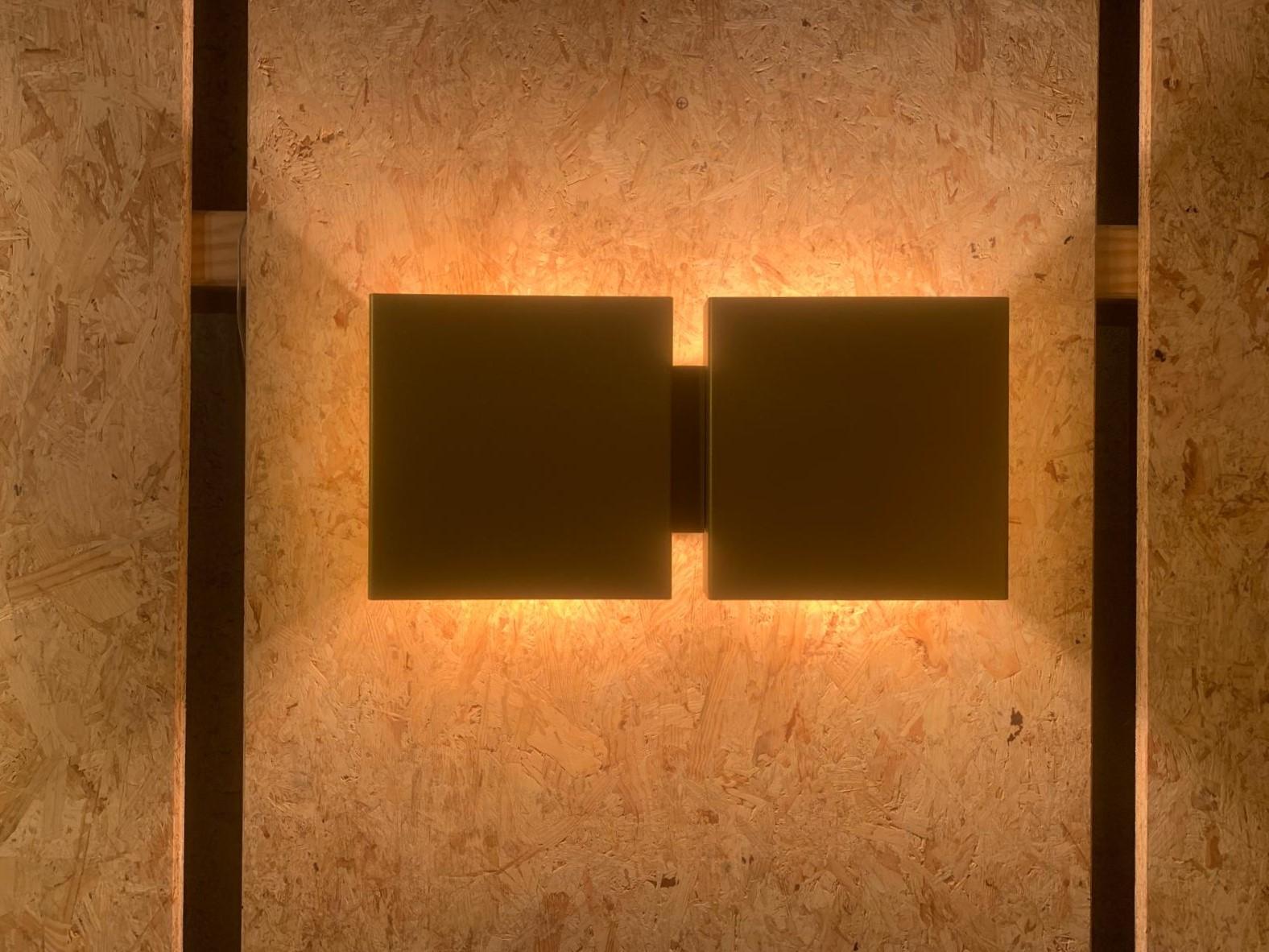 Lampada da parete Square 2P Gold Mat In condizioni ottime in vendita a Hoegaarden, BE