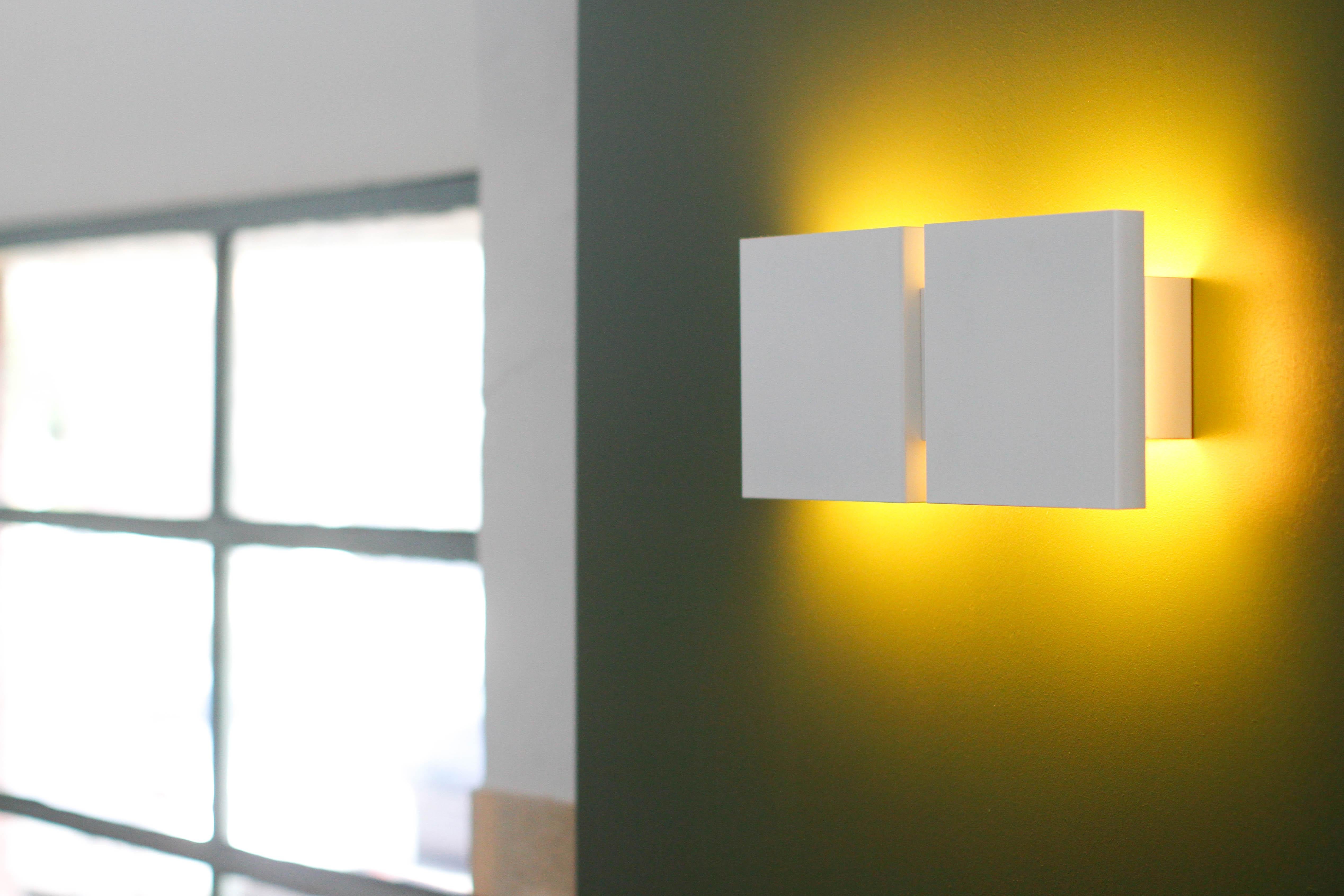 The Squares 2G wall lamp, designed by the acclaimed Belgian interior architect and designer Christophe Gevers, exemplifies his talent for blending geometric precision with contemporary aesthetics. Probably it is the best known lamp from his hand,