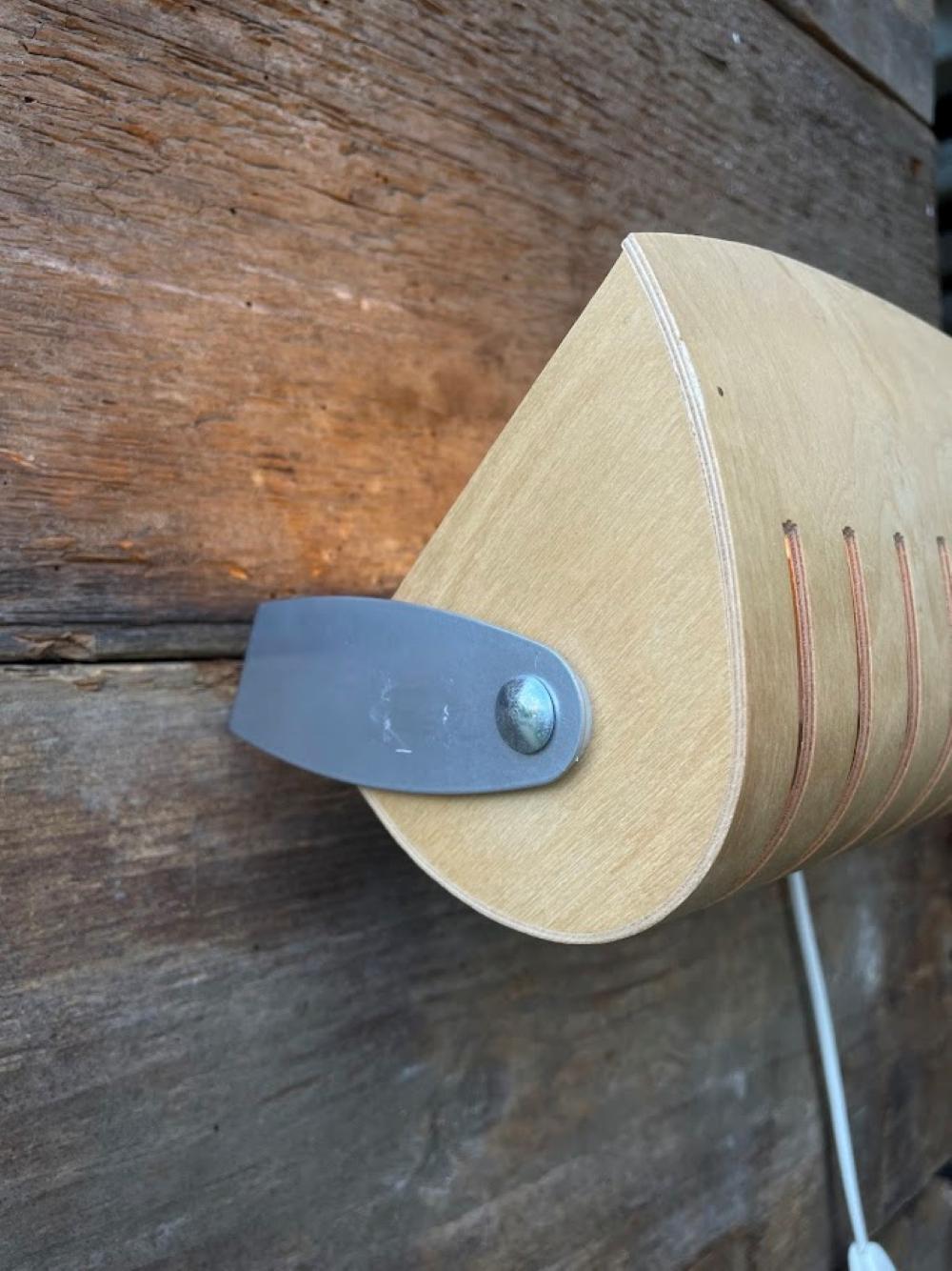 Lámpara de pared titulada 'Strimma' de Knut Hagberg & Marianne Hagberg para IKEA, década de 1990 Madera contrachapada en venta