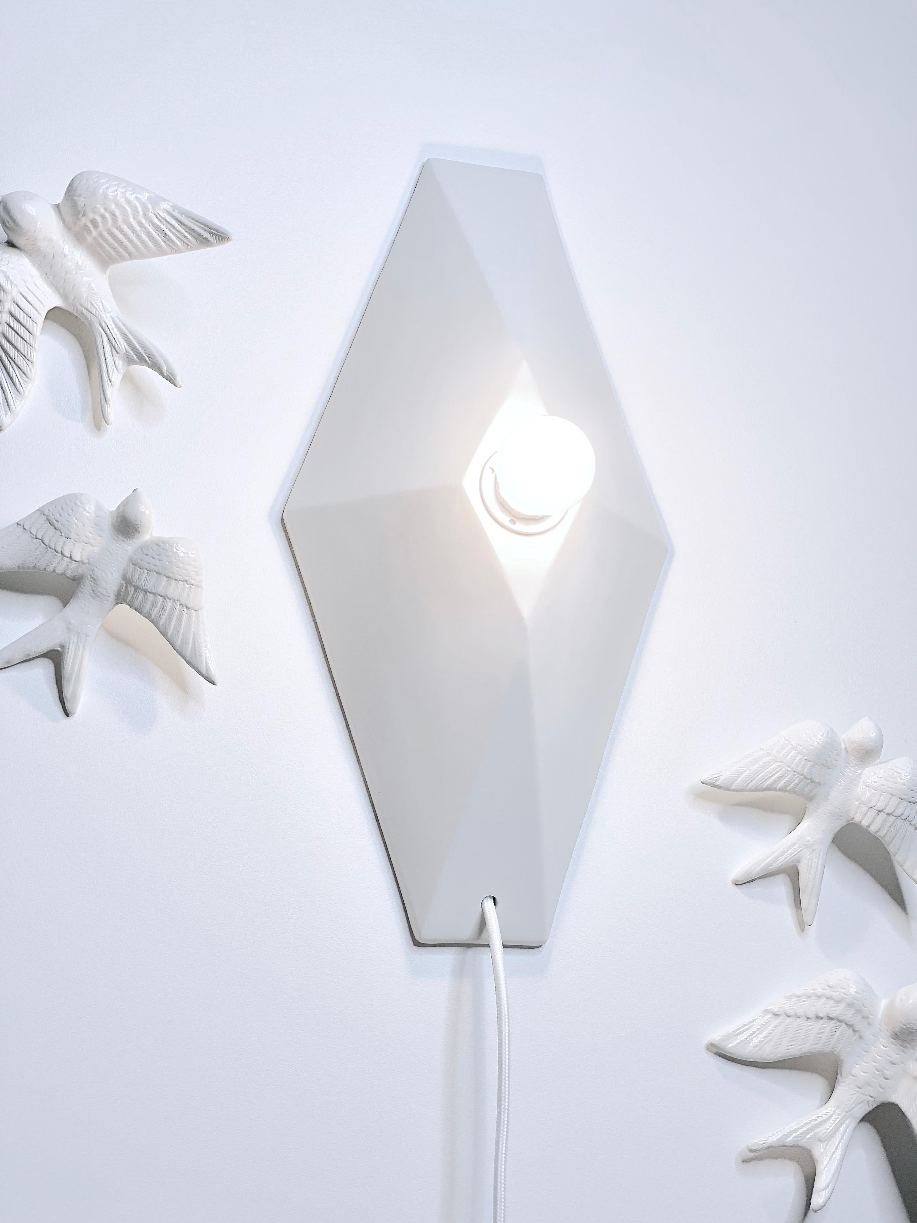 Aplique Contemporáneo de Gres Blanco Mate, Diseño Minimalista, VECTOR en venta 4