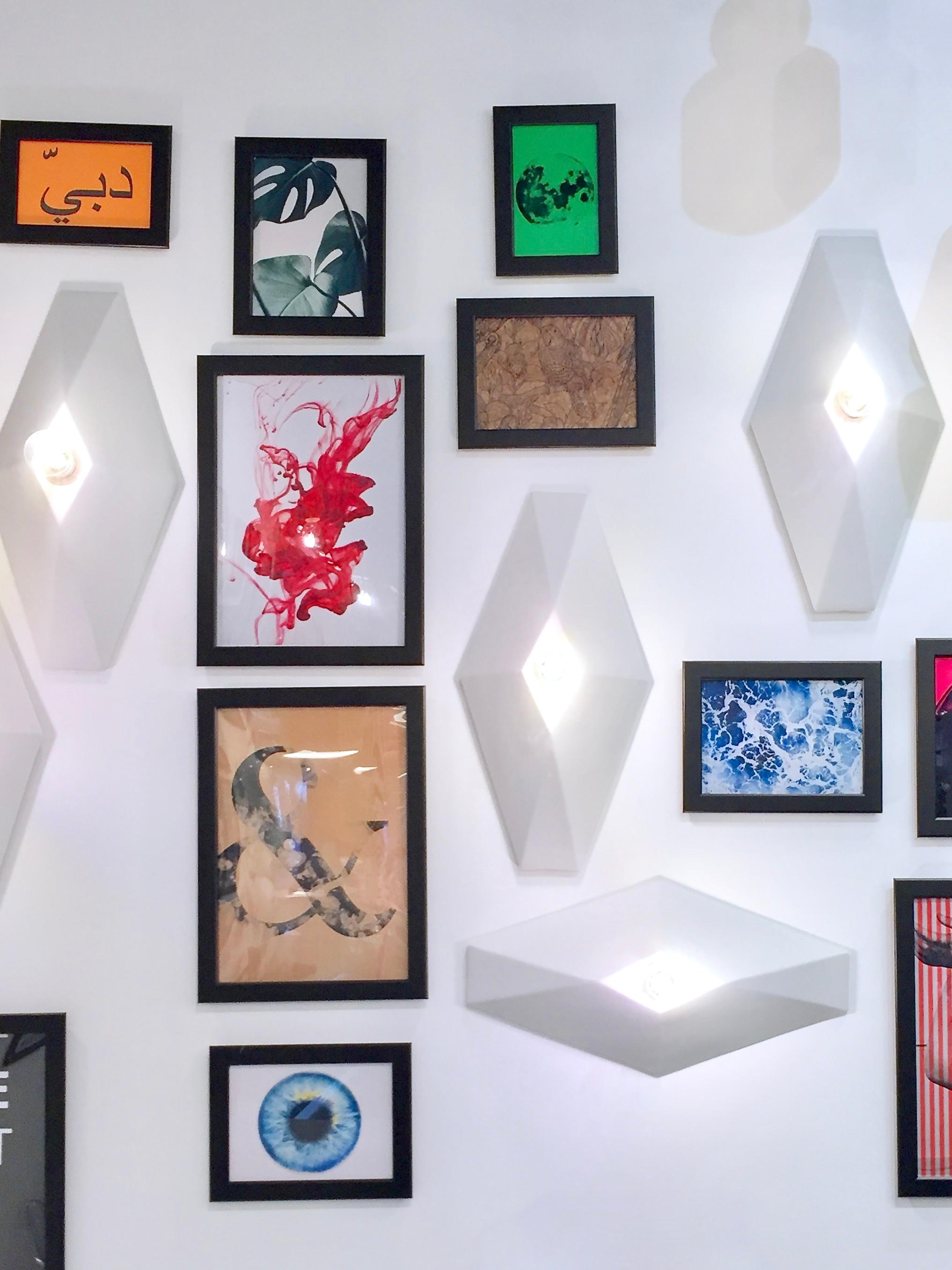 Aplique Contemporáneo de Gres Blanco Mate, Diseño Minimalista, VECTOR en venta 8
