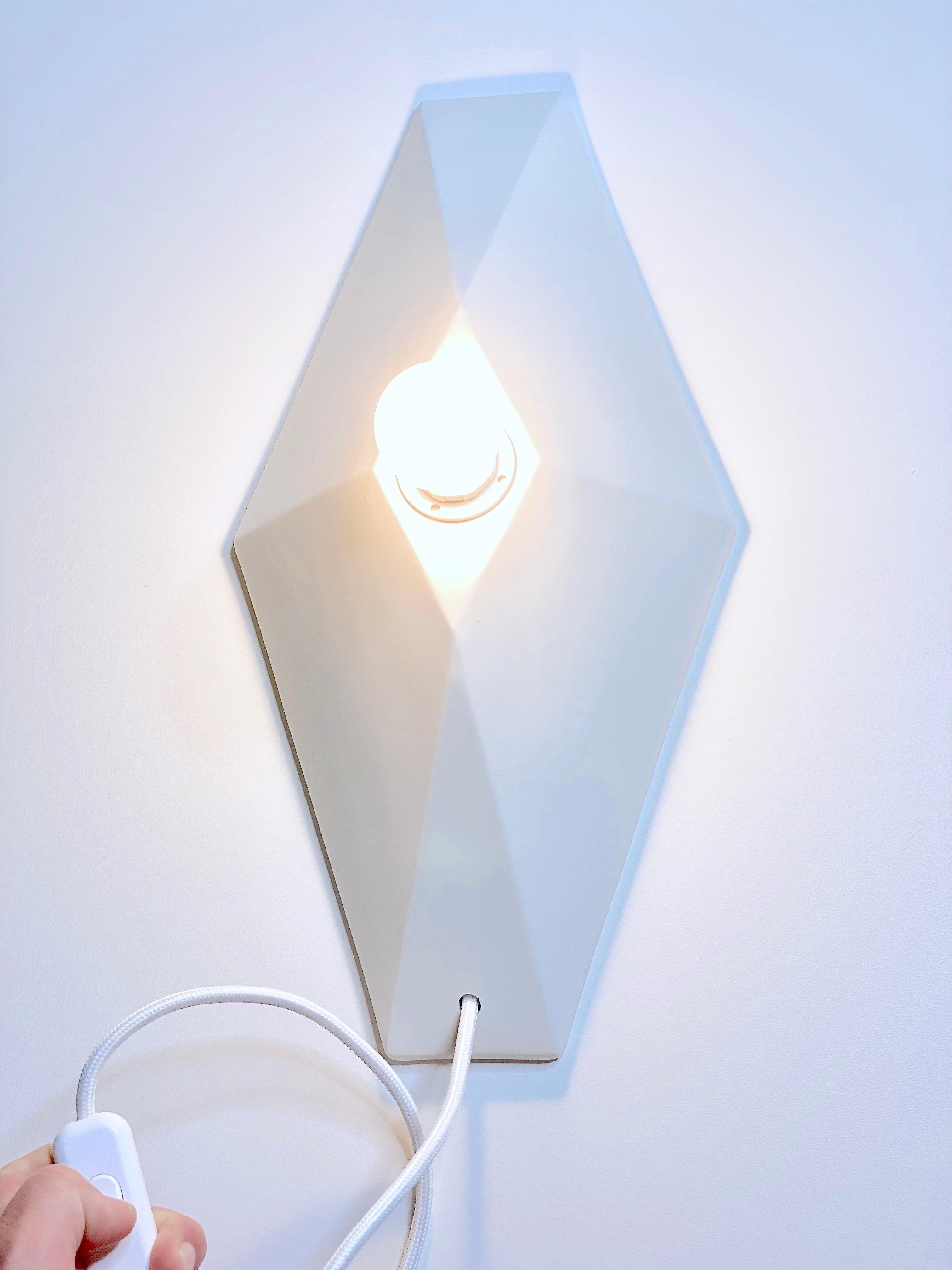 Aplique Contemporáneo de Gres Blanco Mate, Diseño Minimalista, VECTOR en venta 2