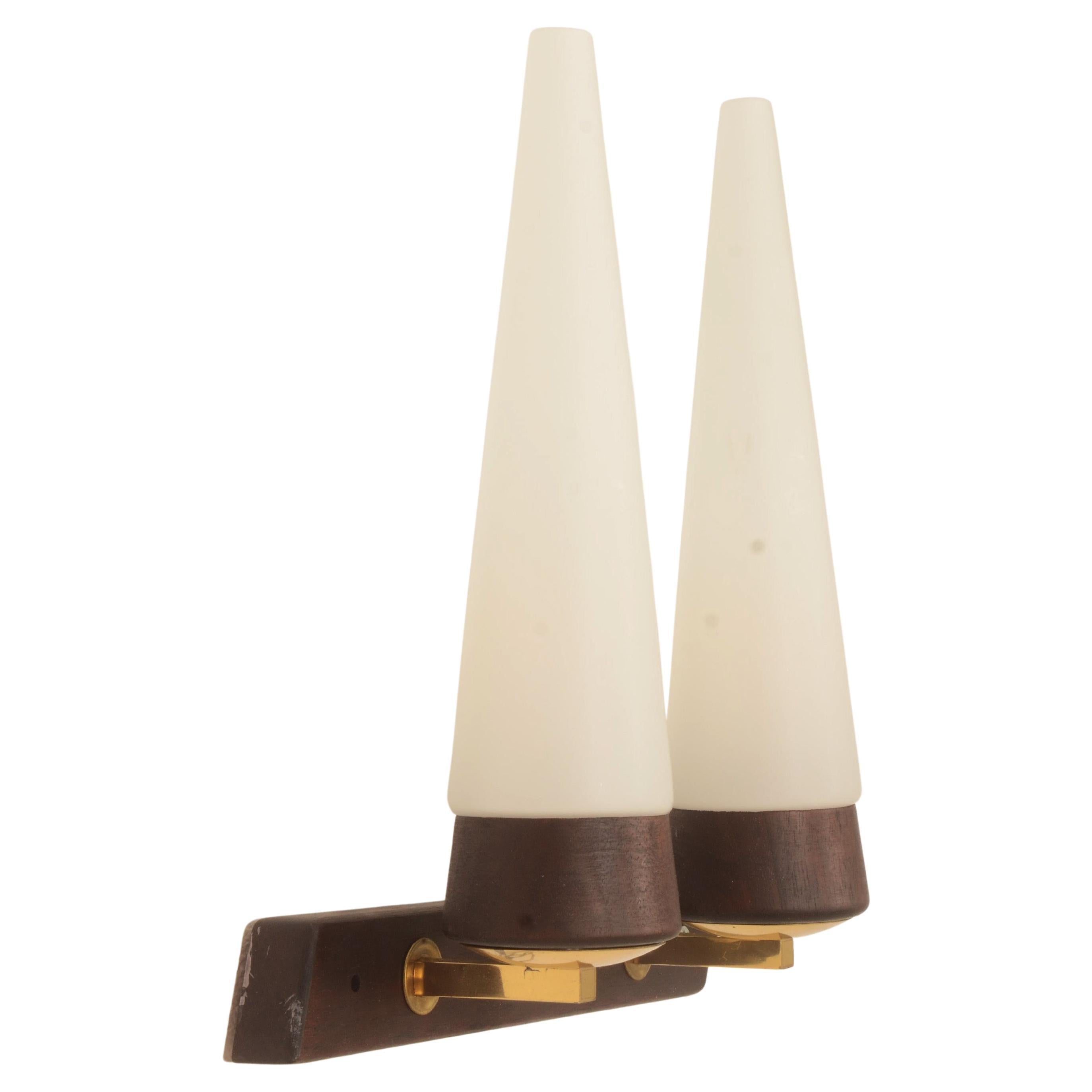 Lampada da parete in noce e vetro opalino di Rupert Nikoll