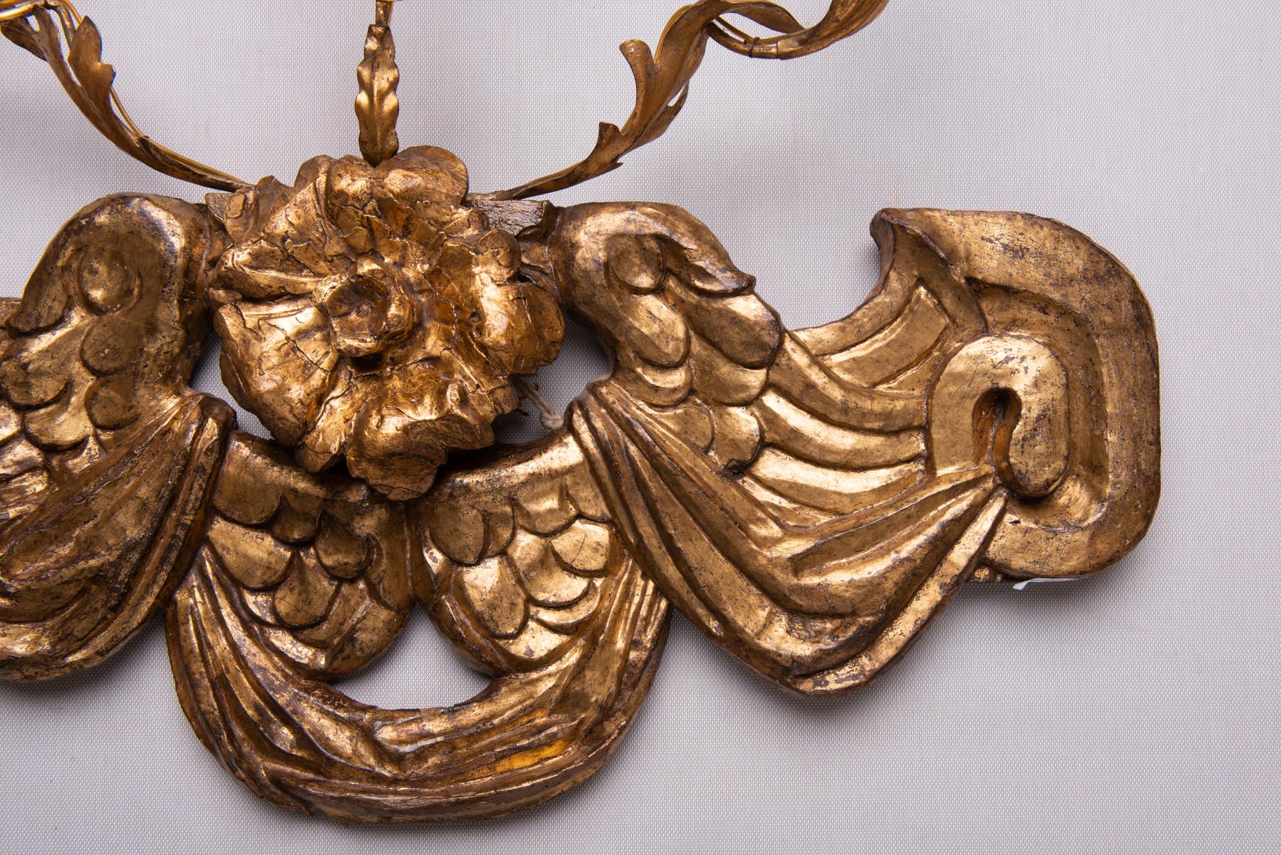 Gilt Wall Lamp with Antique Frieze in Gilded Wood For Sale
