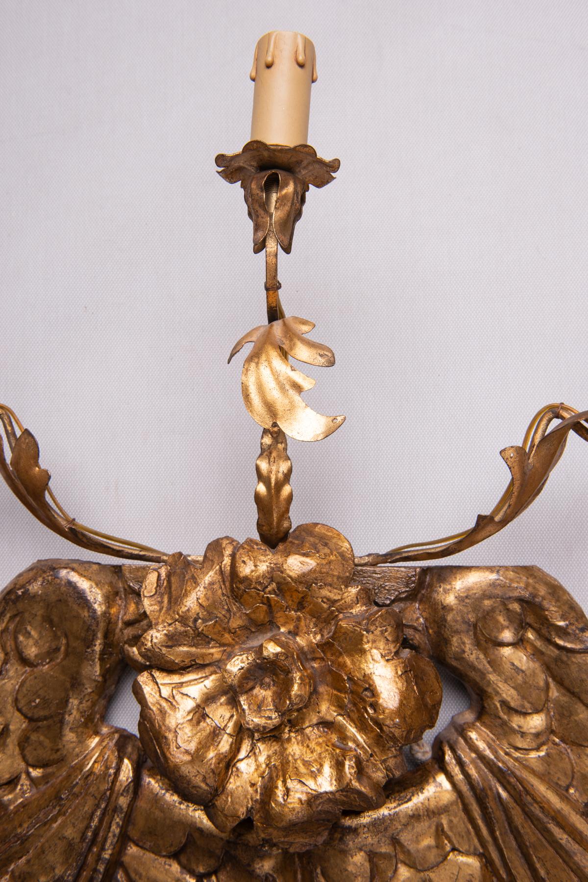 20th Century Wall Lamp with Antique Frieze in Gilded Wood For Sale