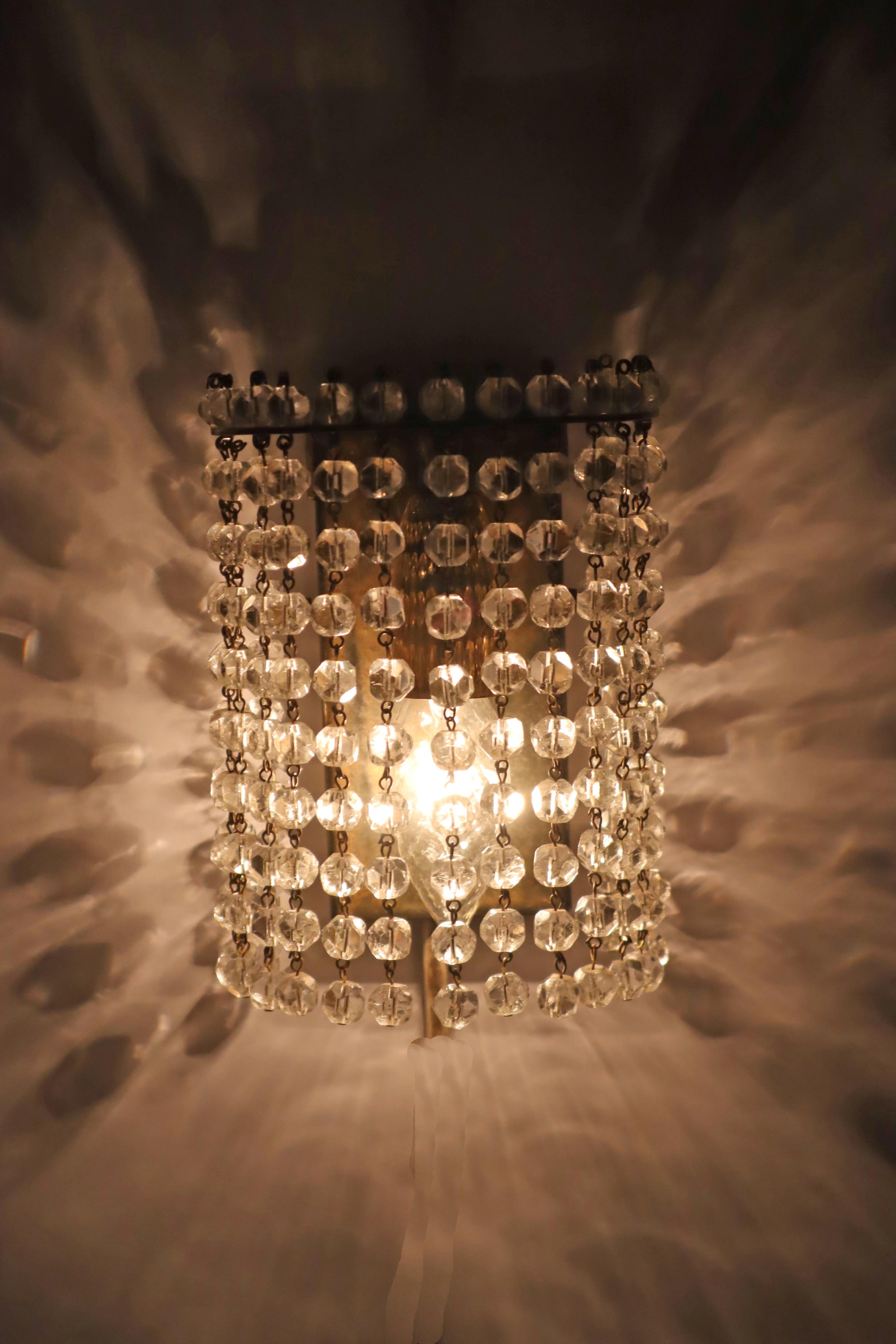 Lampe murale avec perles de cristal et laiton par Bakalowits, Autriche, années 1960 en vente 3