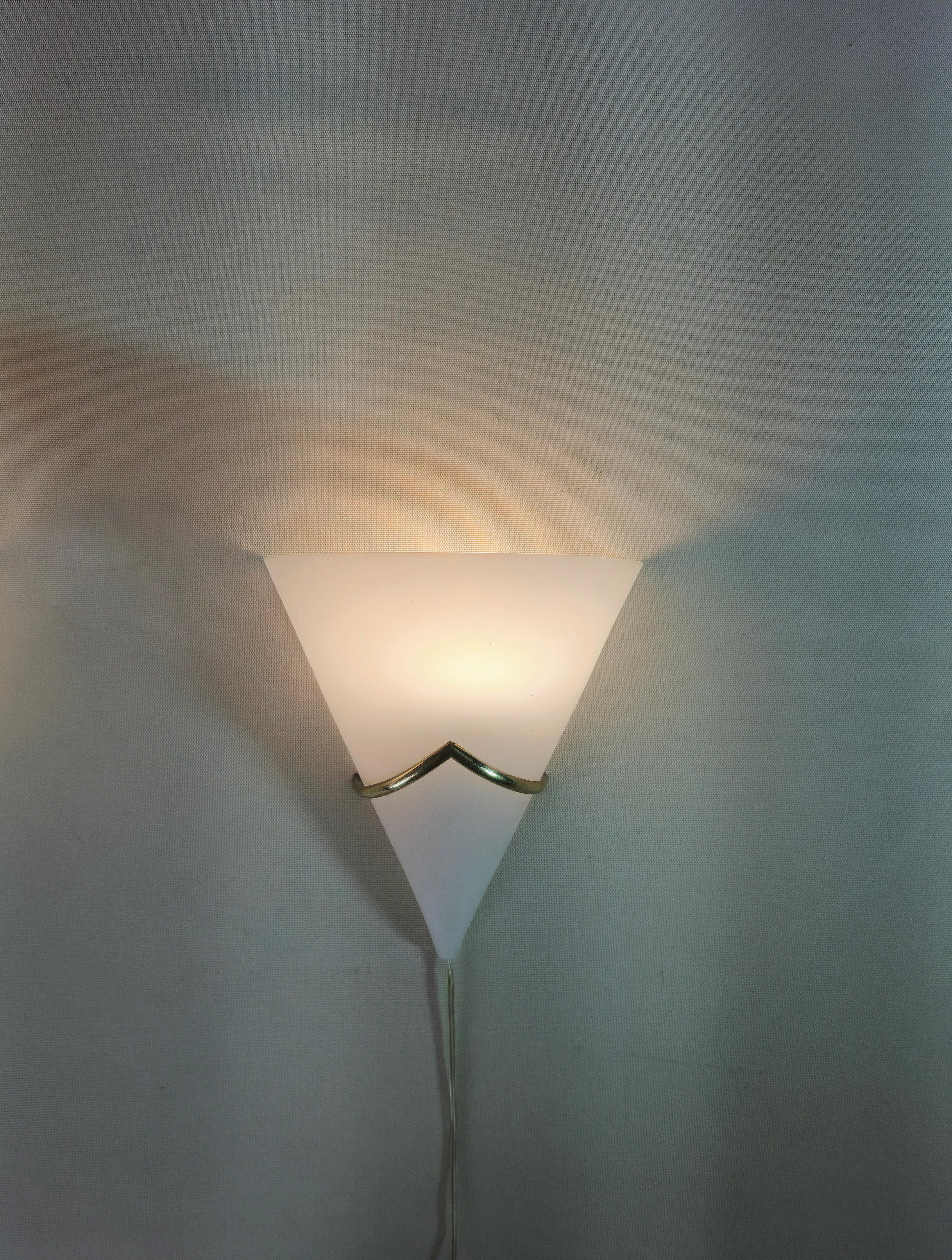 Wall Lamps Brass Opaline Glass Mid Century Italian 1950s Set of 2 Fontana Arte im Angebot 8