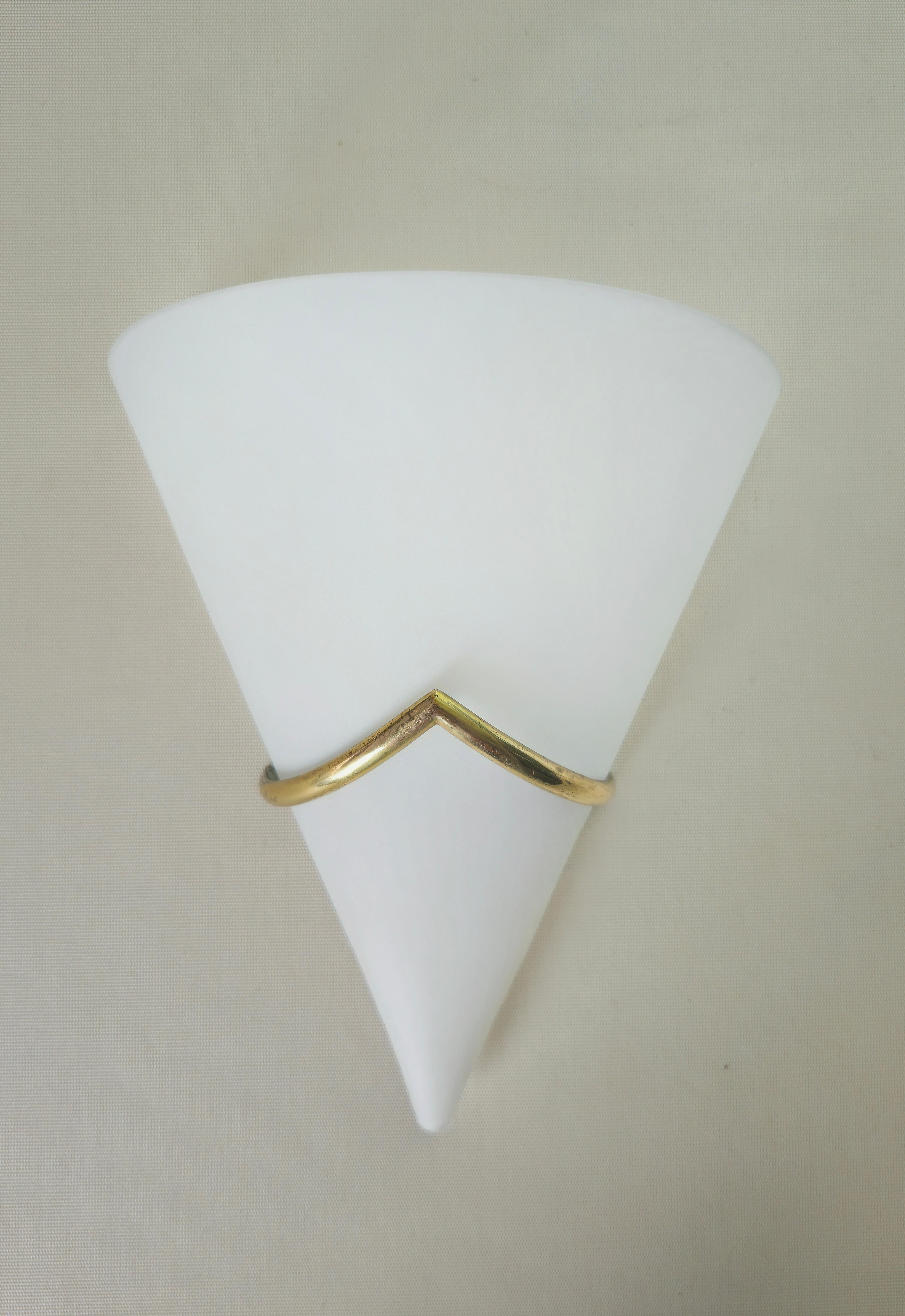 Wall Lamps Brass Opaline Glass Mid Century Italian 1950s Set of 2 Fontana Arte im Angebot 11