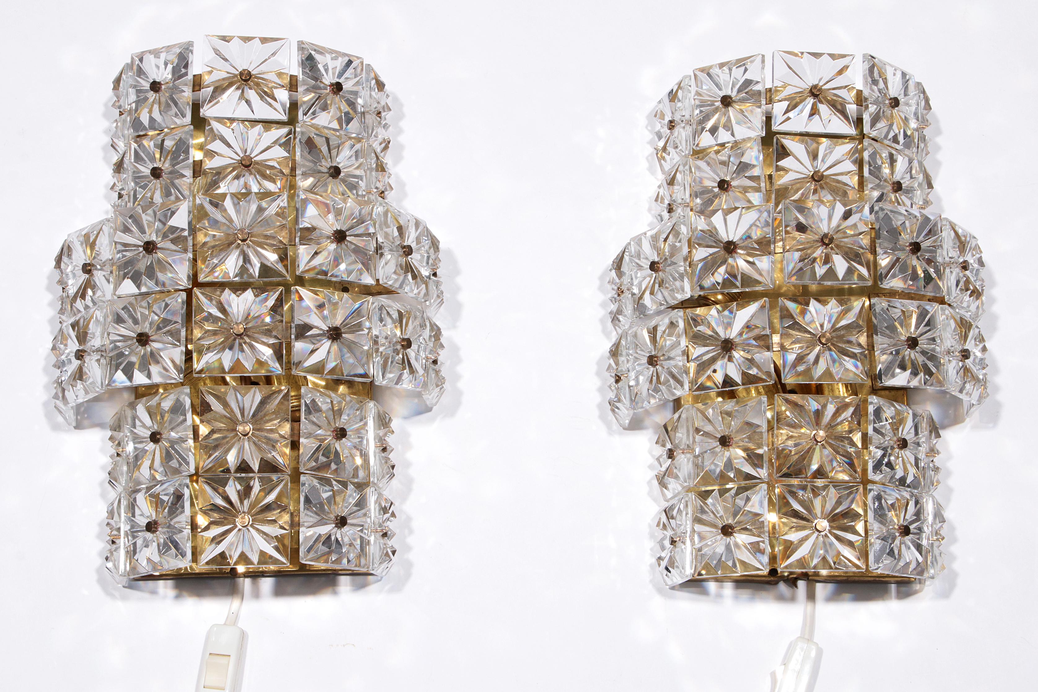 Mid-Century Modern Wall lamps Scandinavia set of 2, gold-colored with glass plates, 1960