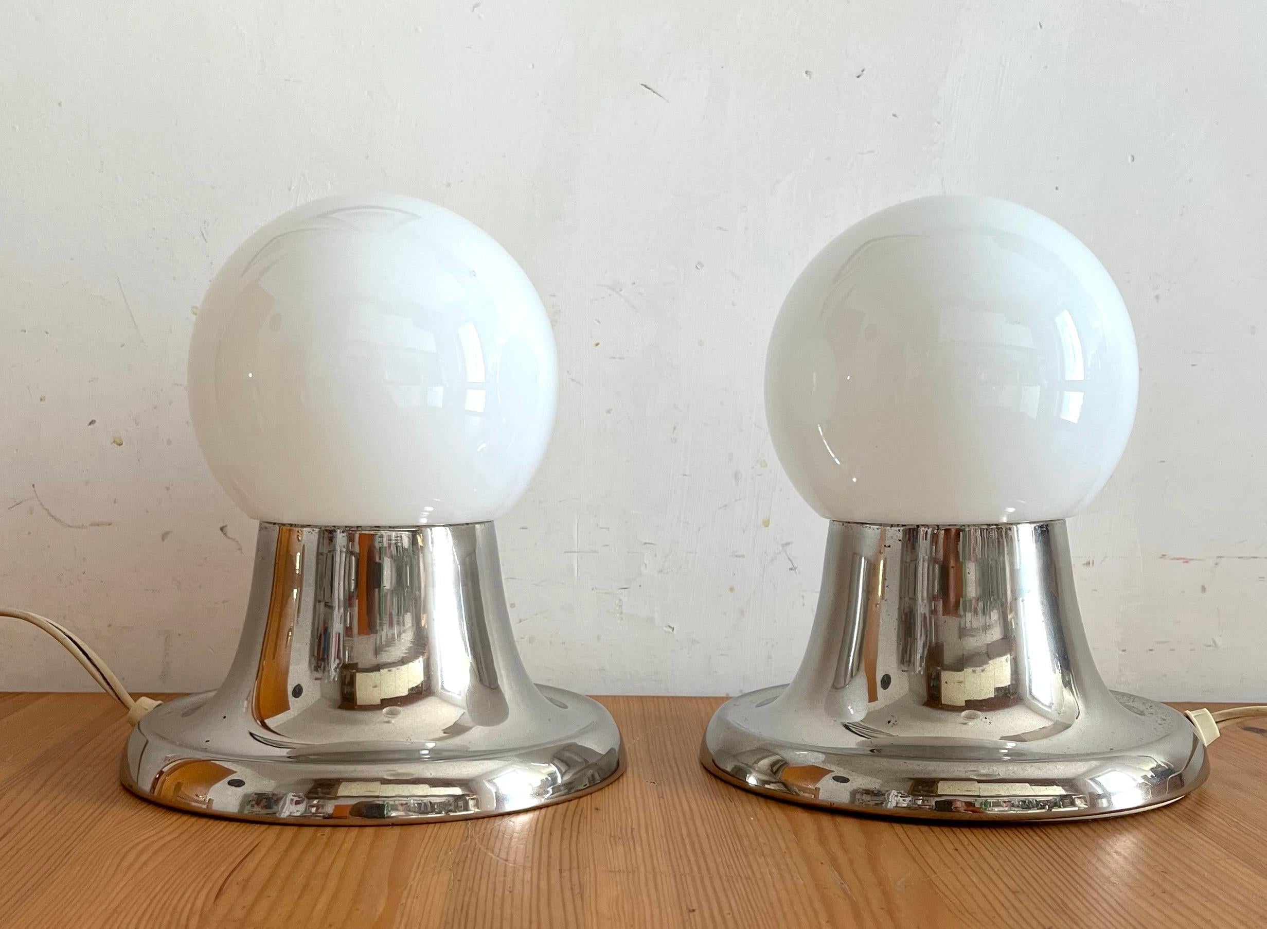 In good condition chromed surface with small signs of aging healthy opal bulb attachment E27 bulb not supplied Height 22 cm base diameter 17 cm opal 12 cm high It is recommended to replace the electrical system.