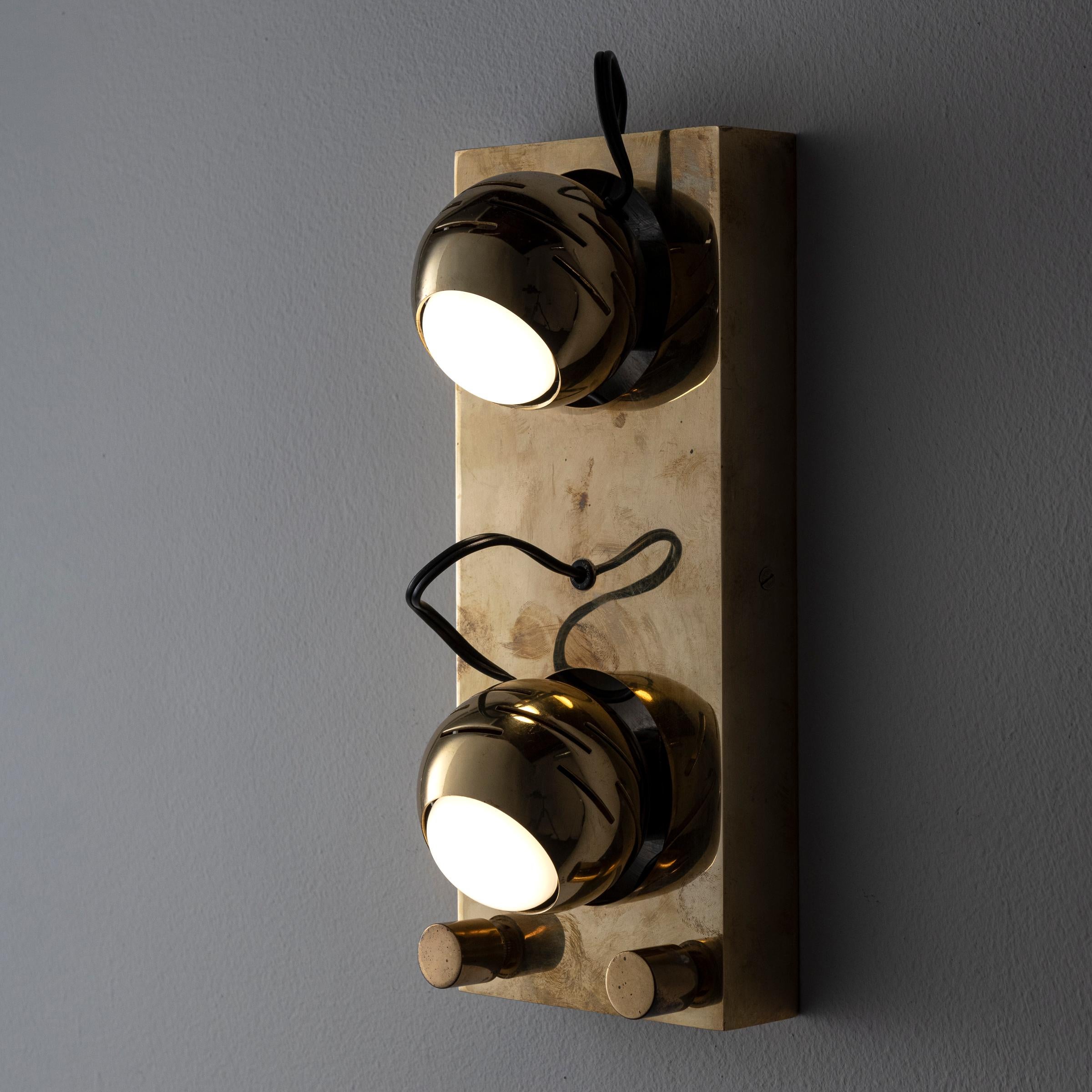 Mid-Century Modern Lampe murale simple boule d'œil d'Angelo Lelli pour Arredoluce en vente