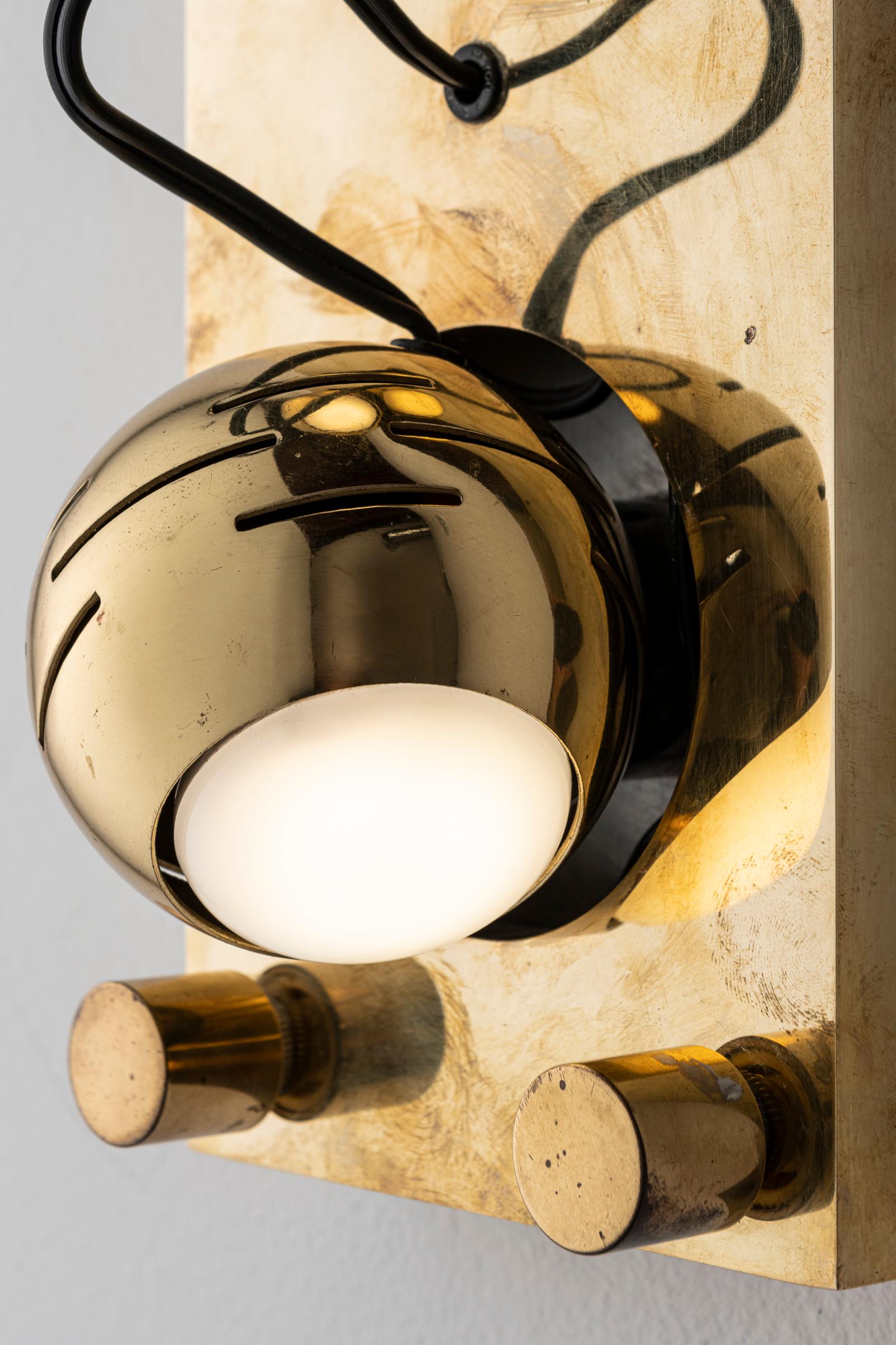 Mid-Century Modern Single Eyeball Wall Lamp by Angelo Lelli for Arredoluce For Sale