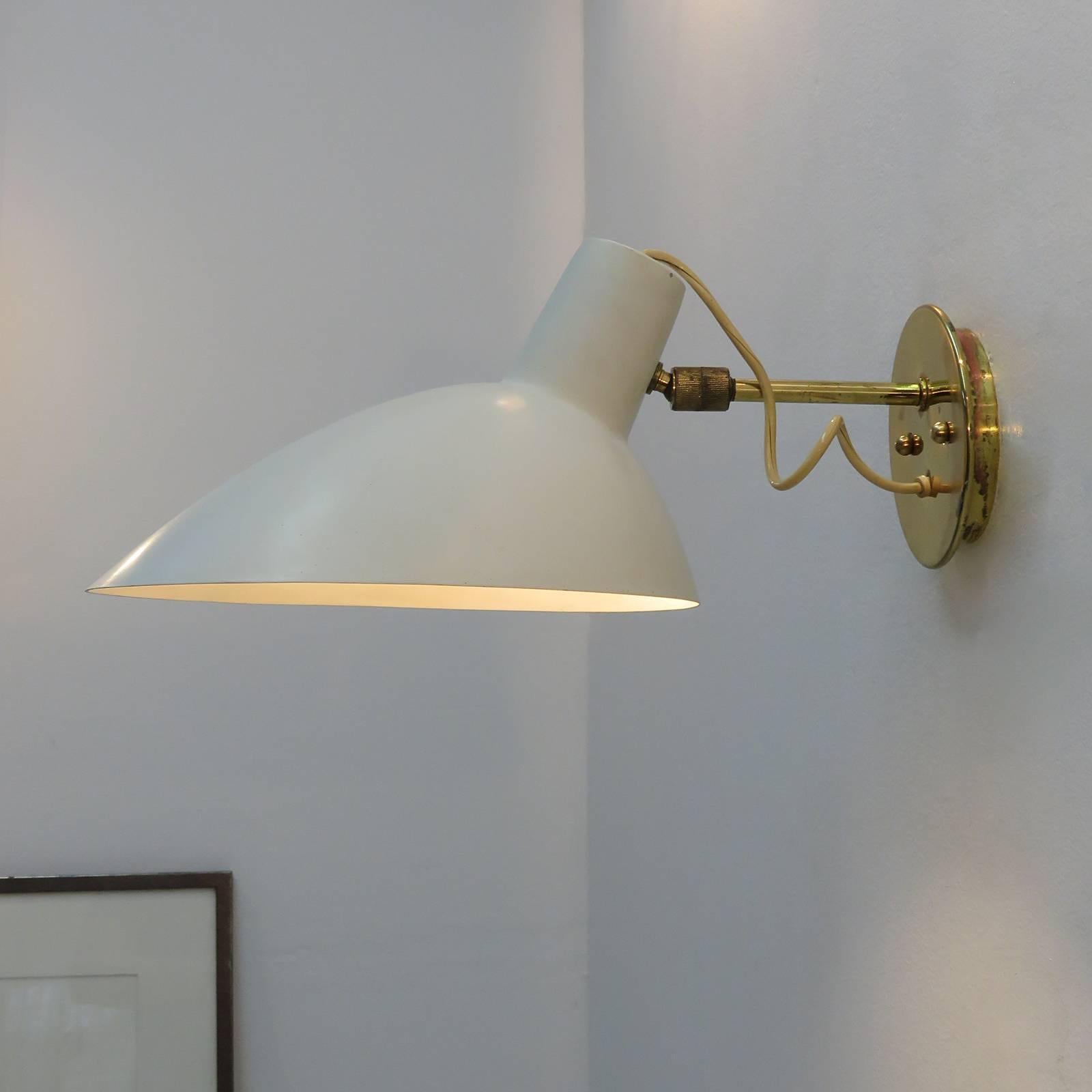 Wall Light by Vittoriano Viganò for Arteluce, 1950s In Good Condition In Los Angeles, CA