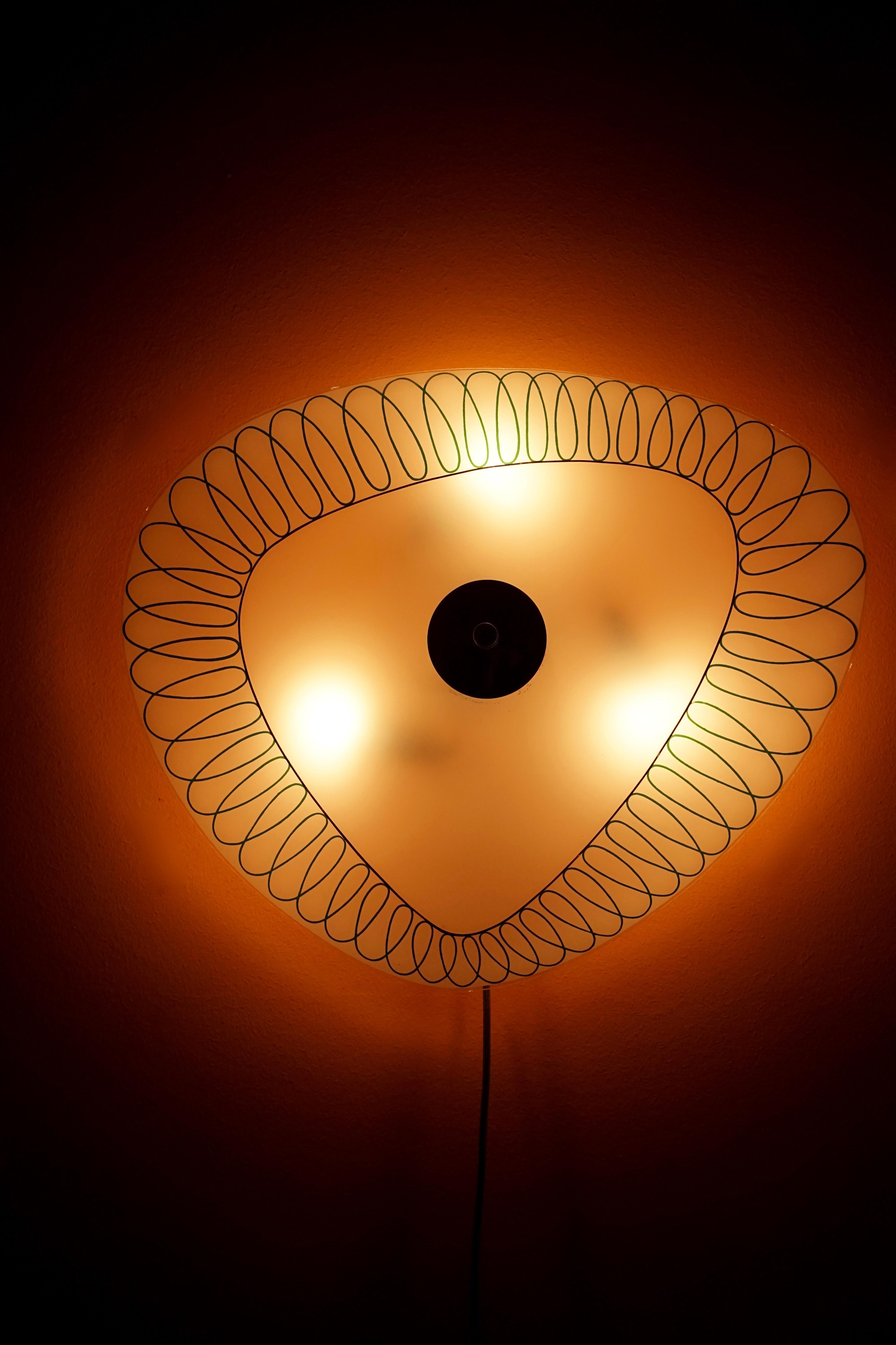 Lampada da parete di Designfornicaion con piastra in vetro vintage del Medioevo in vendita 2