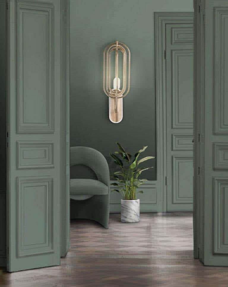 Contemporary Wall Light in Brass and Aluminium with White Lacquered Shade For Sale
