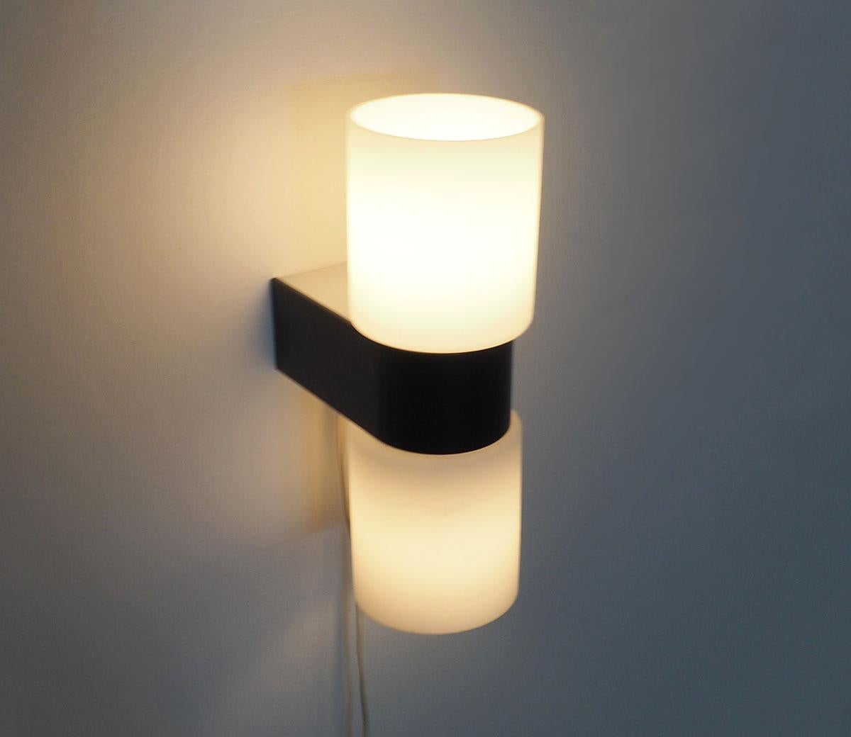 Mid-Century Modern Wall Light in Milk Glass from Raak, 1960s For Sale
