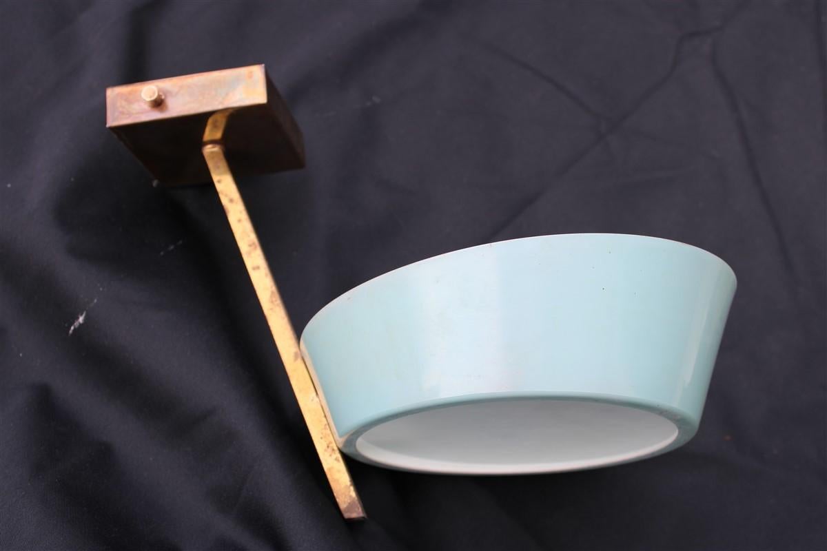 Wandleuchte Italienisch Mid-Century Design Stilnovo Hellblau gefärbtes Metall und Gold.