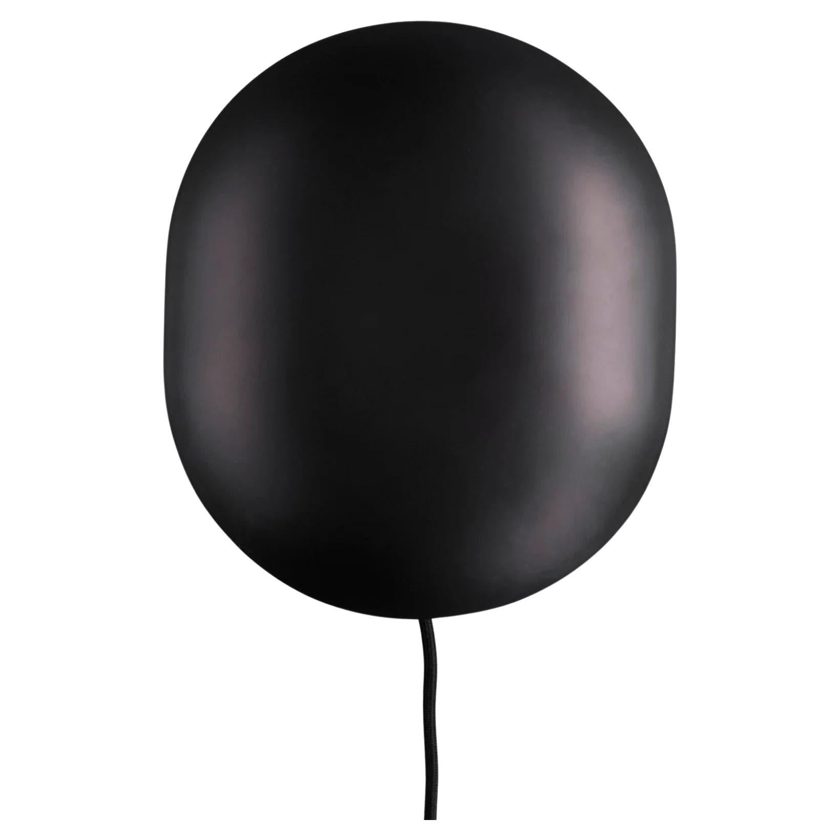 Aplique de Pared, Fabricado en Metal Negro Bruñido, Obra Contemporánea. en venta