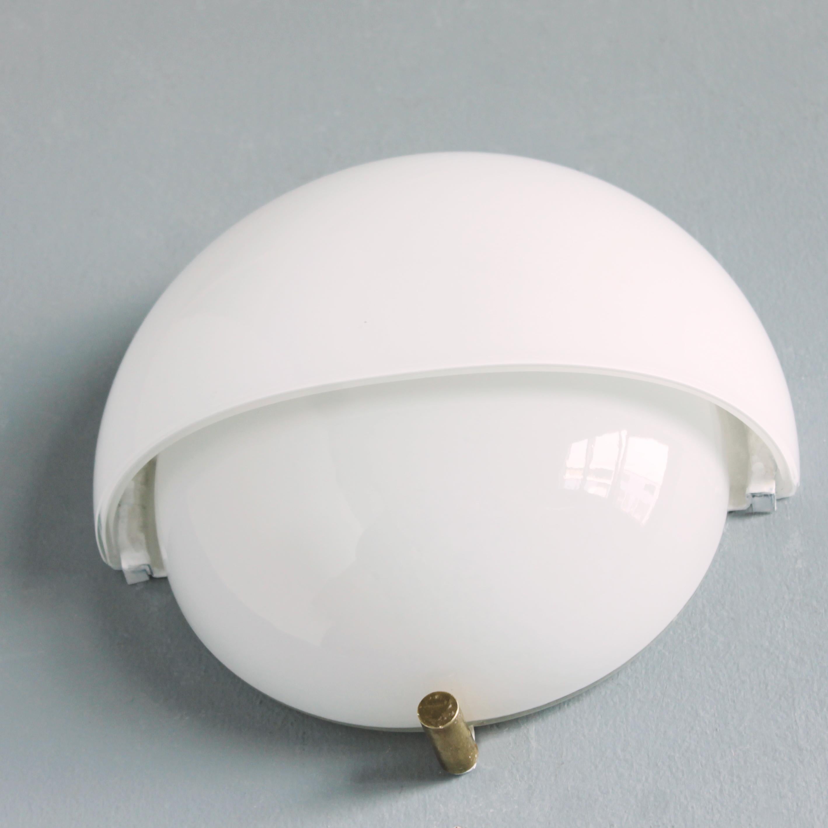 Wall Light 'Mania' by Vico Magistretti for Artimide, 1963 In Good Condition In JM Haarlem, NL
