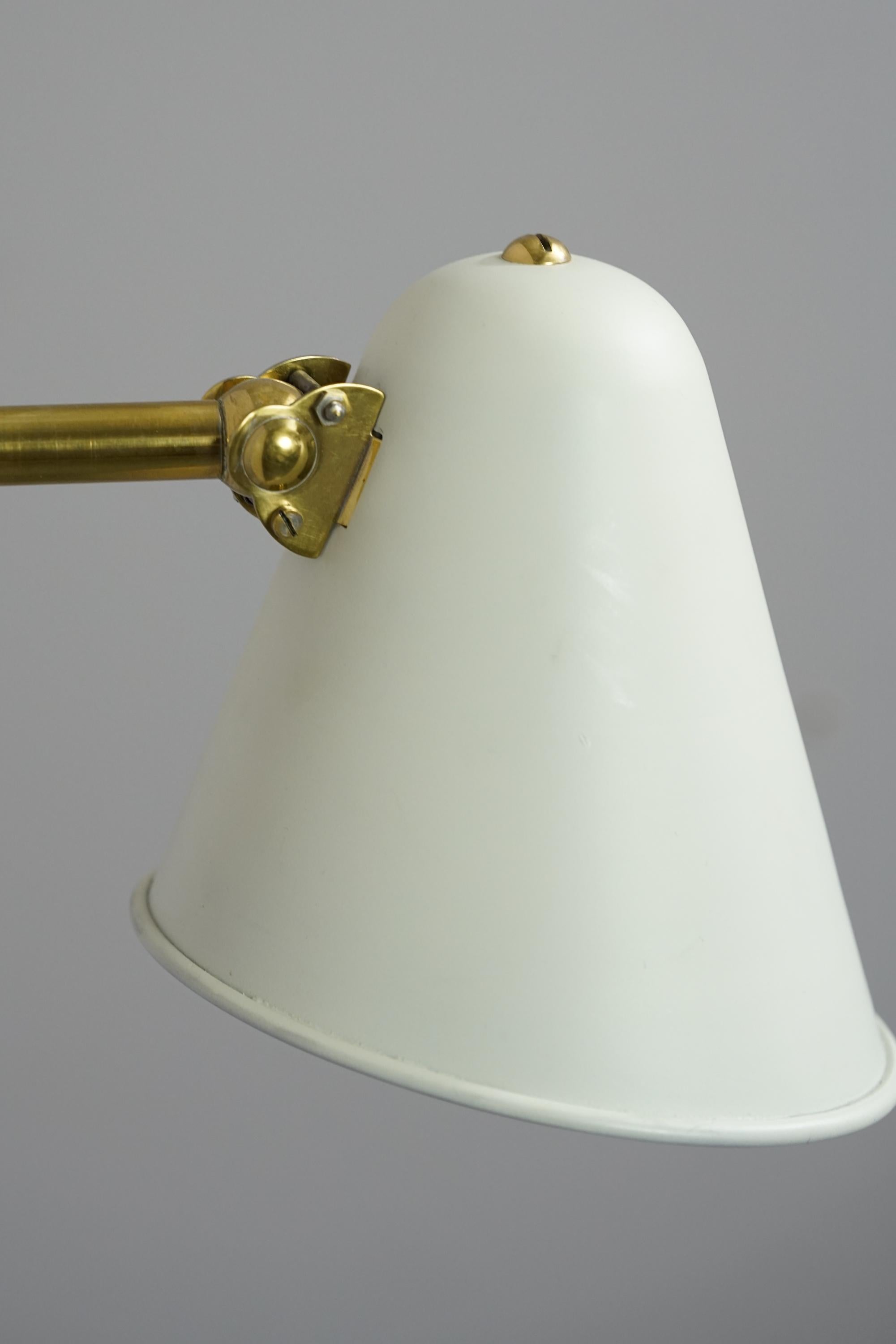 Wall Light Model 82200P, Paavo Tynell, Idman, 1960s In Good Condition For Sale In Helsinki, FI
