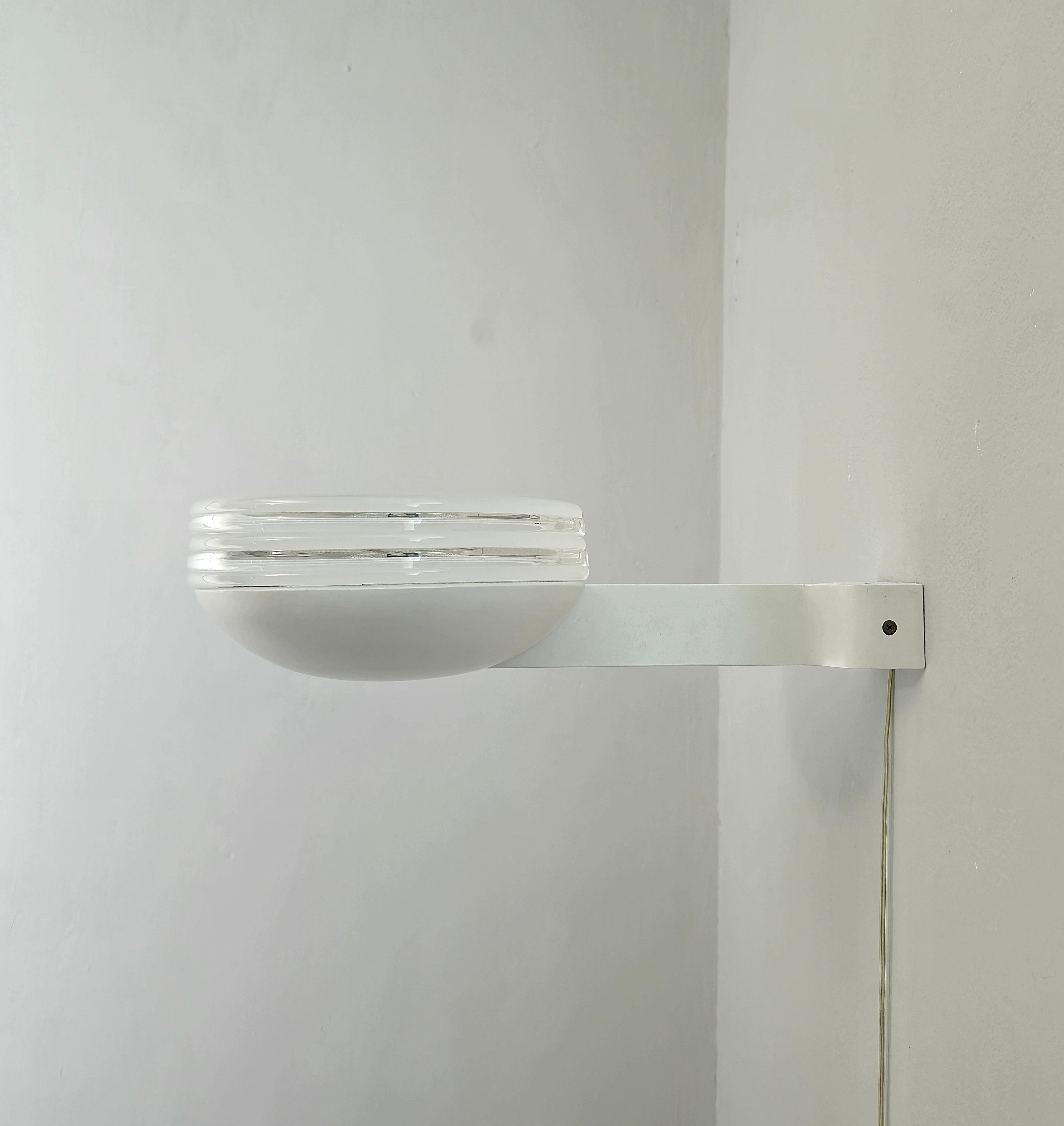 Émaillé Applique murale Leucos Murano Glass Steel Design italien du milieu du siècle 1980 en vente