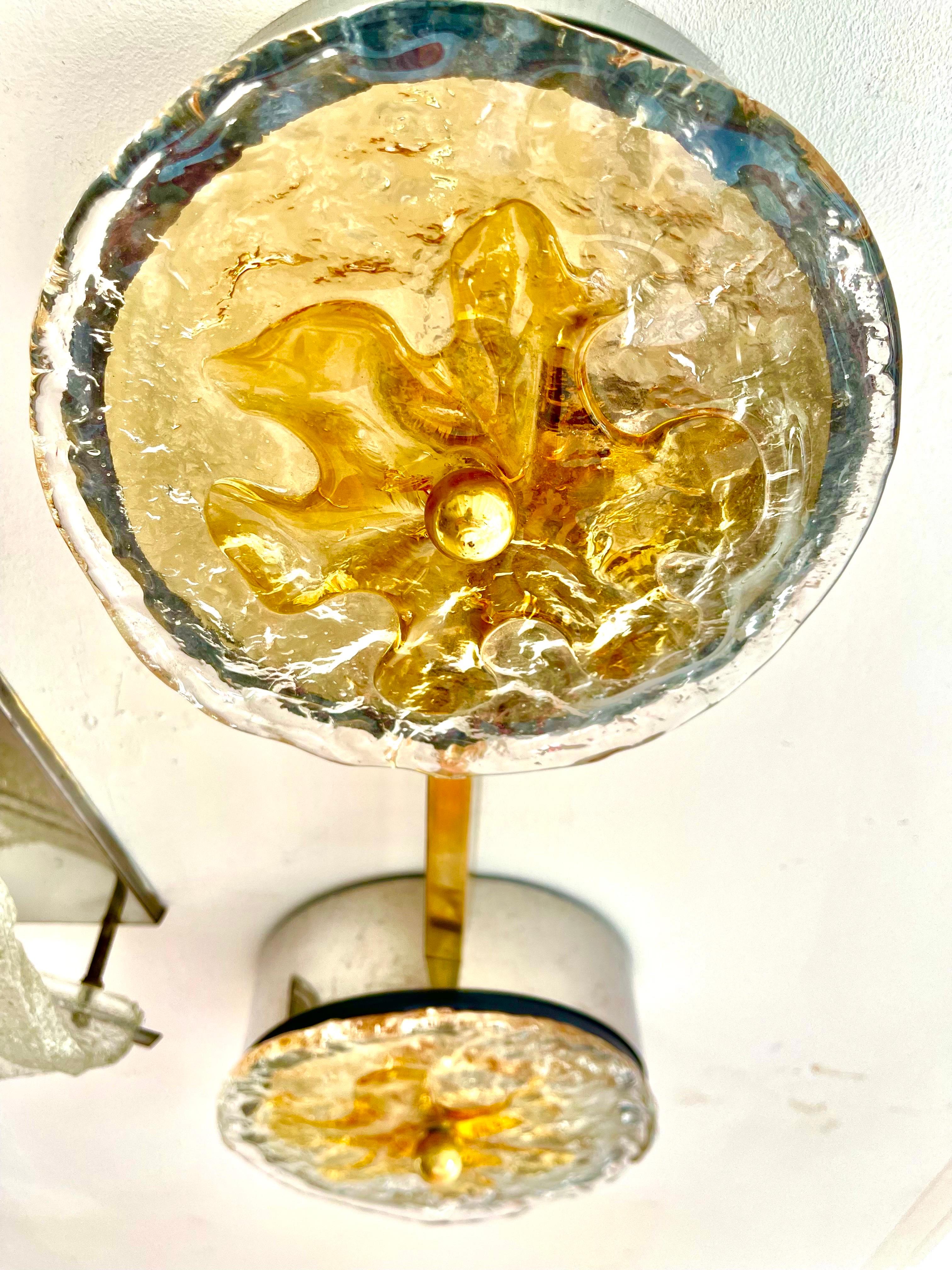 Fin du 20e siècle Appliques murales Toni Zucherri par Mazzega en verre de Murano bicolore, Italie, 1970