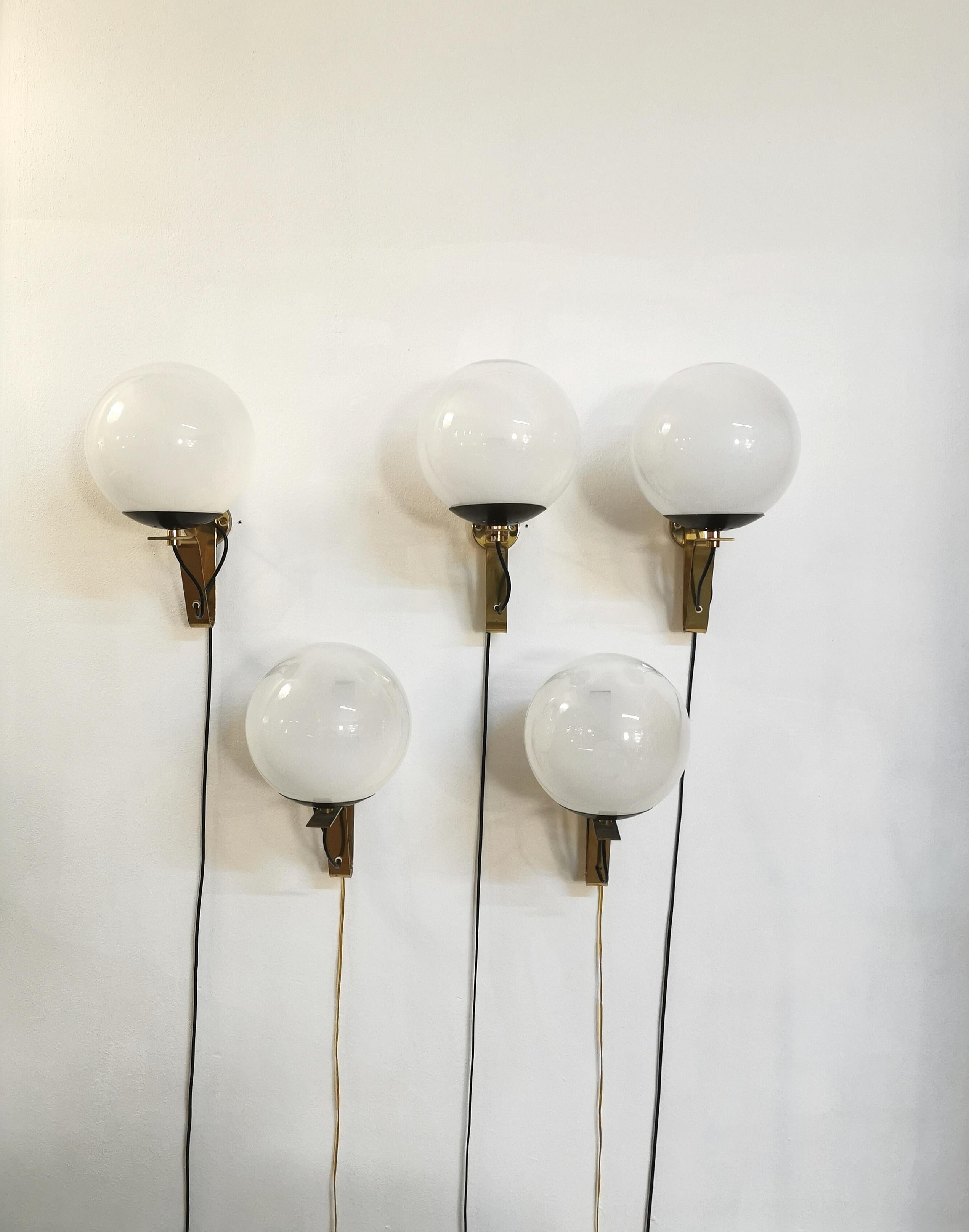 Wall Lights Sconces Brass Glass Style of Gino Sarfatti Mid Century 60s Set of 5 In Good Condition In Palermo, IT