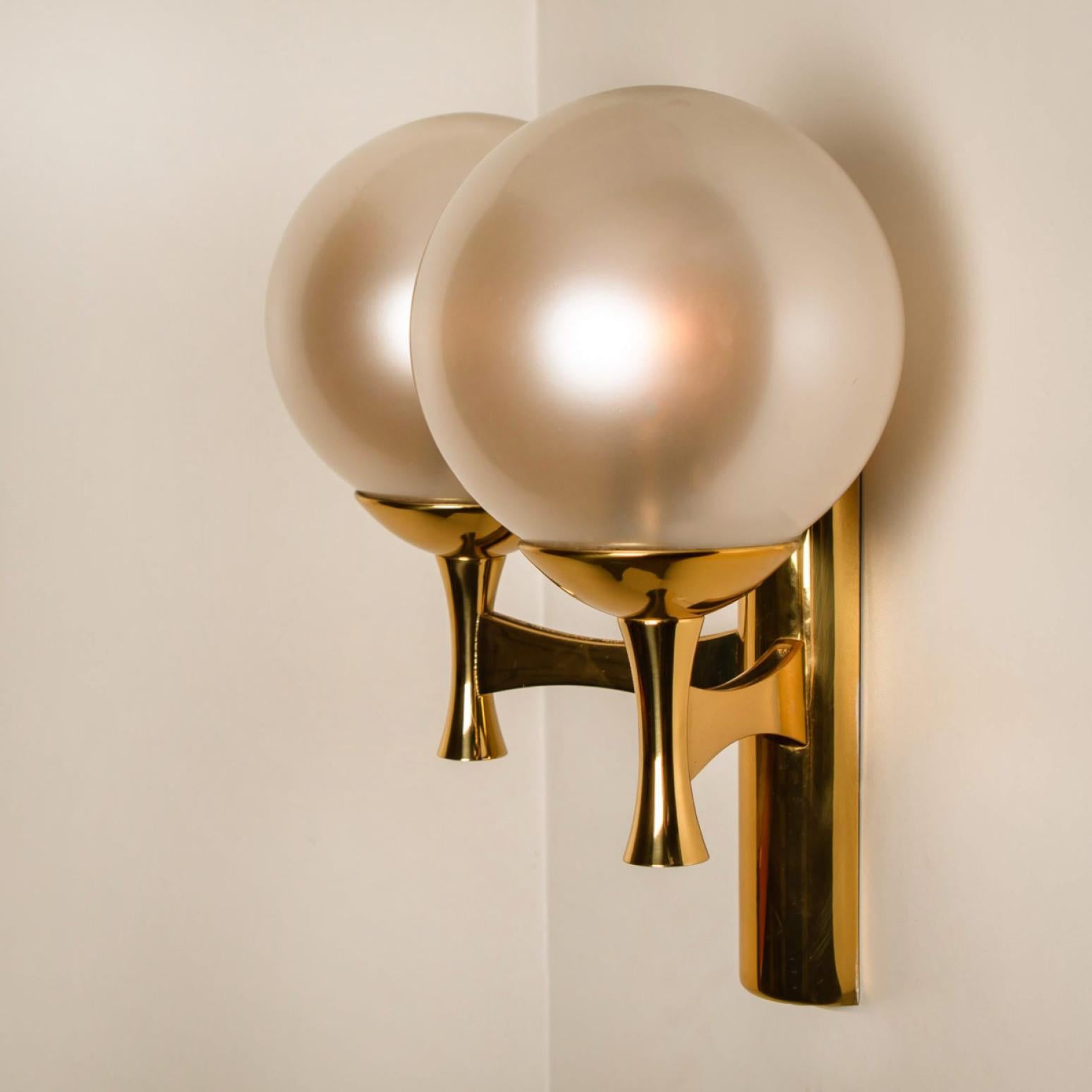 Other Wall Lights Brass with Opaline Brass in the Style of Sciolari For Sale