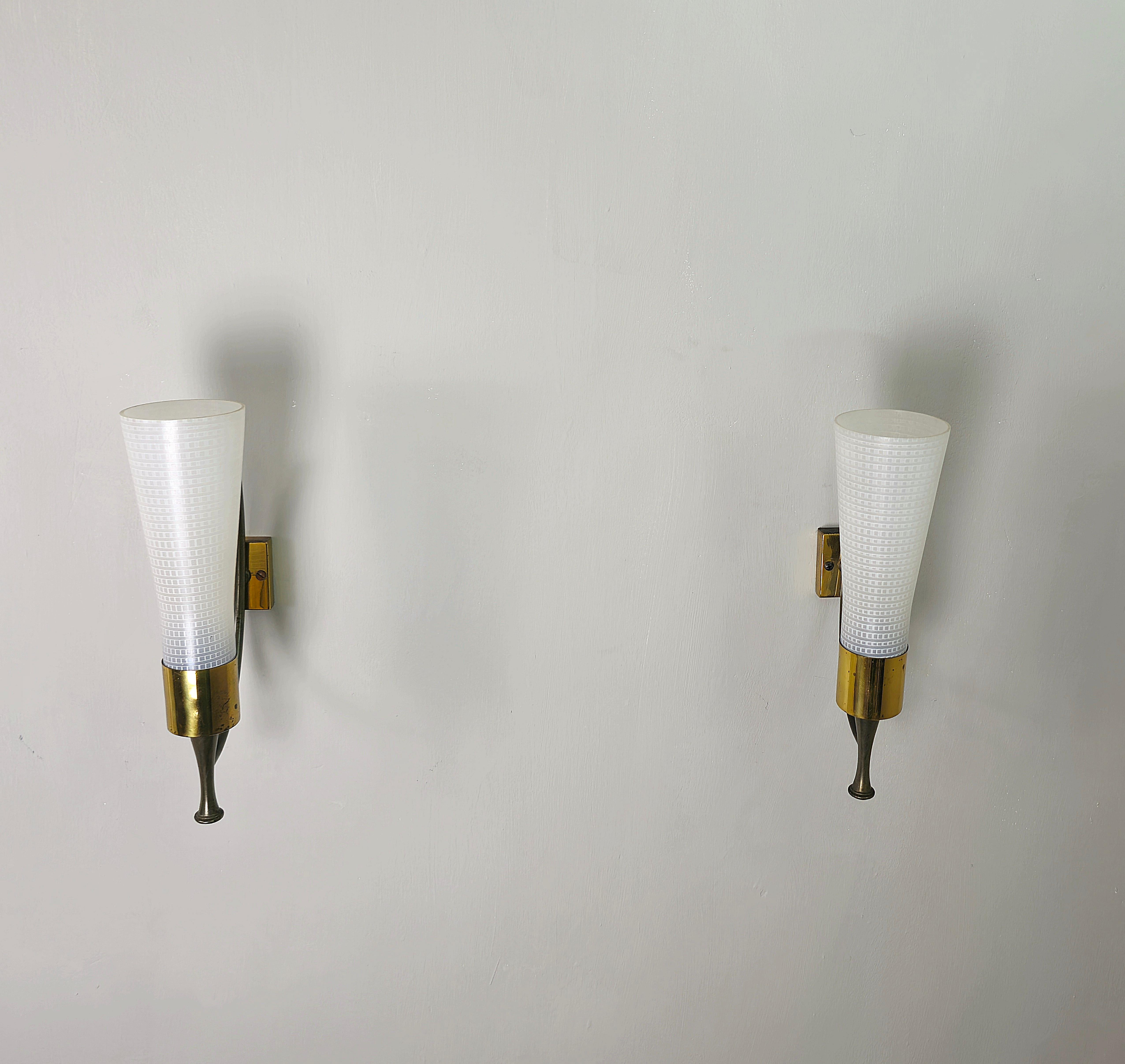 Mid-Century Modern Wall Lights Sconces Brass Decorated Glass Midcentury Modern Italy 1950s Set of 3 For Sale