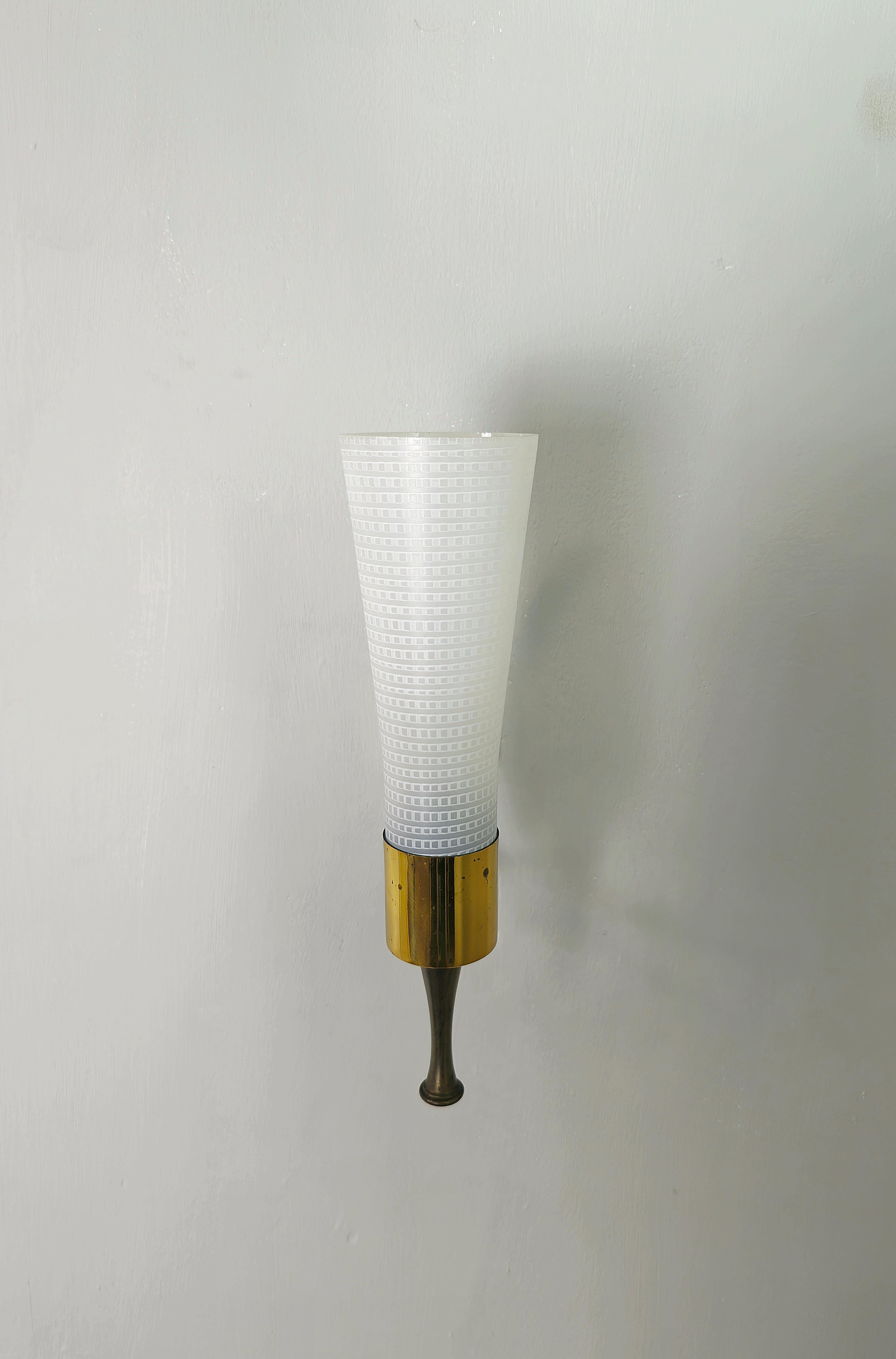 Wall Lights Sconces Brass Decorated Glass Midcentury Modern Italy 1950s Set of 3 For Sale 2