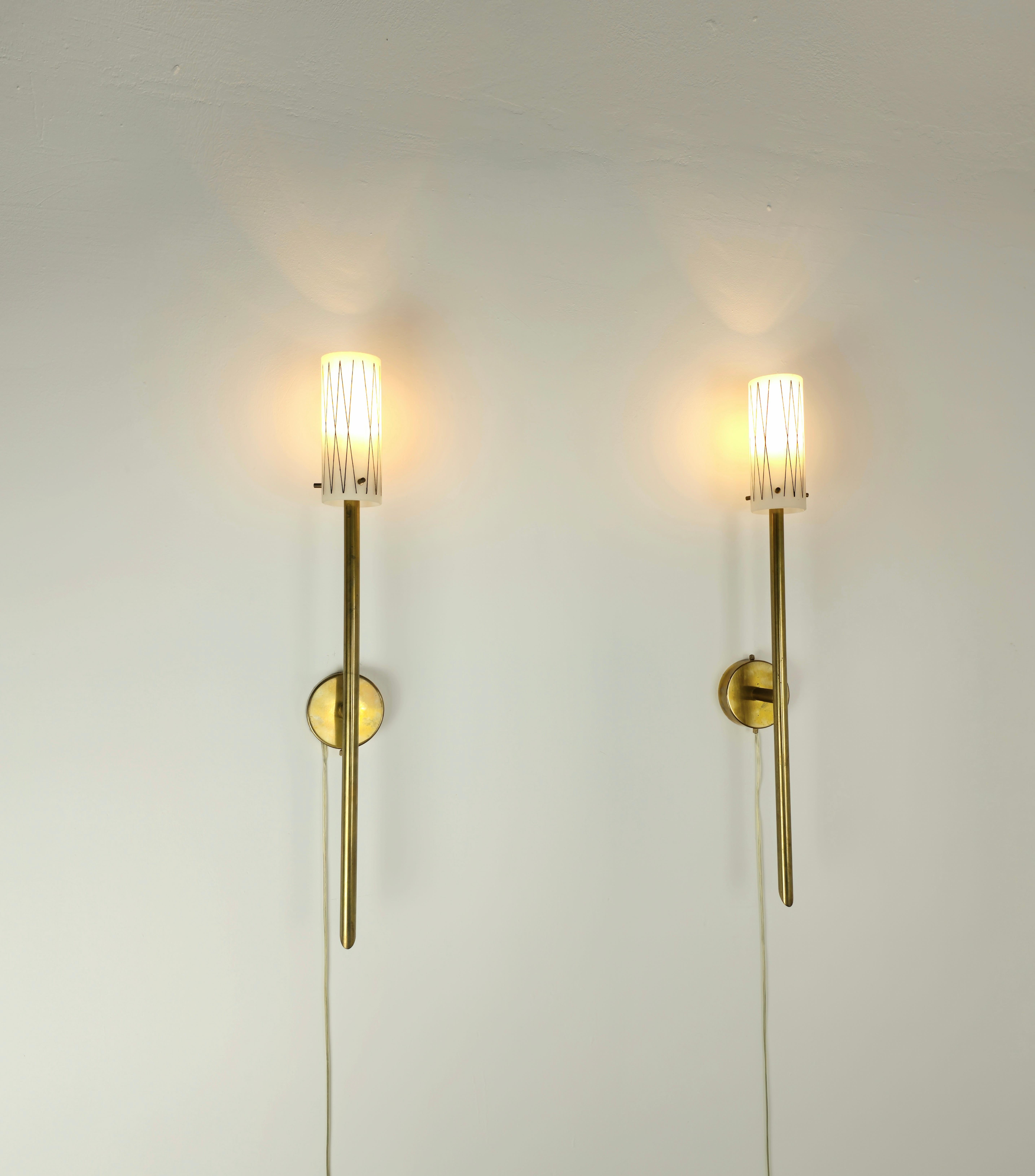 Pair of Wall Lights Sconces Brass Opaline Glass Midcentury Italian Design 1950s  In Good Condition In Palermo, IT