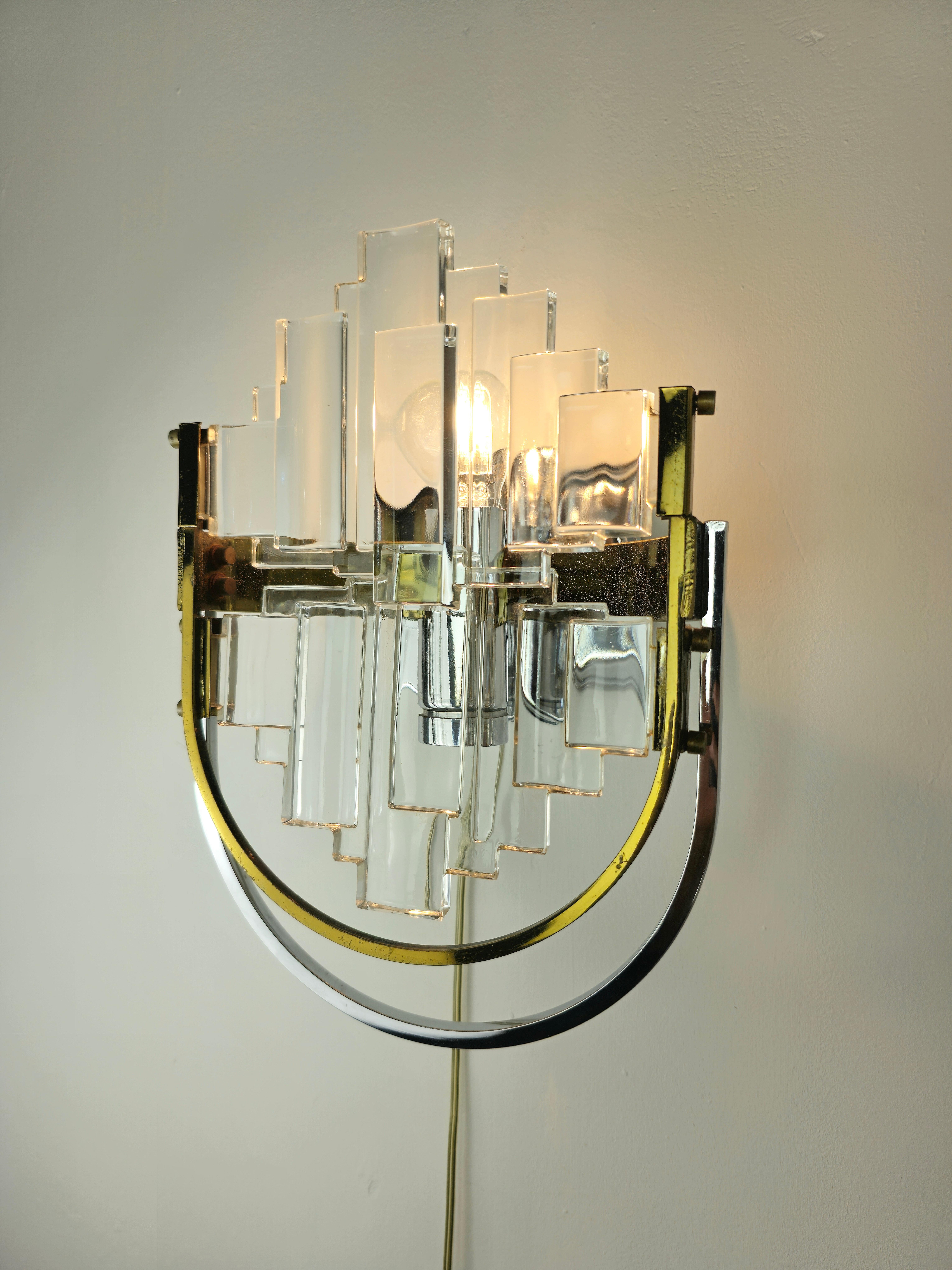 Pair of Wall Lights Sconces Gaetano Sciolari Stilkronen Glass Metal Midcentury  In Good Condition For Sale In Palermo, IT