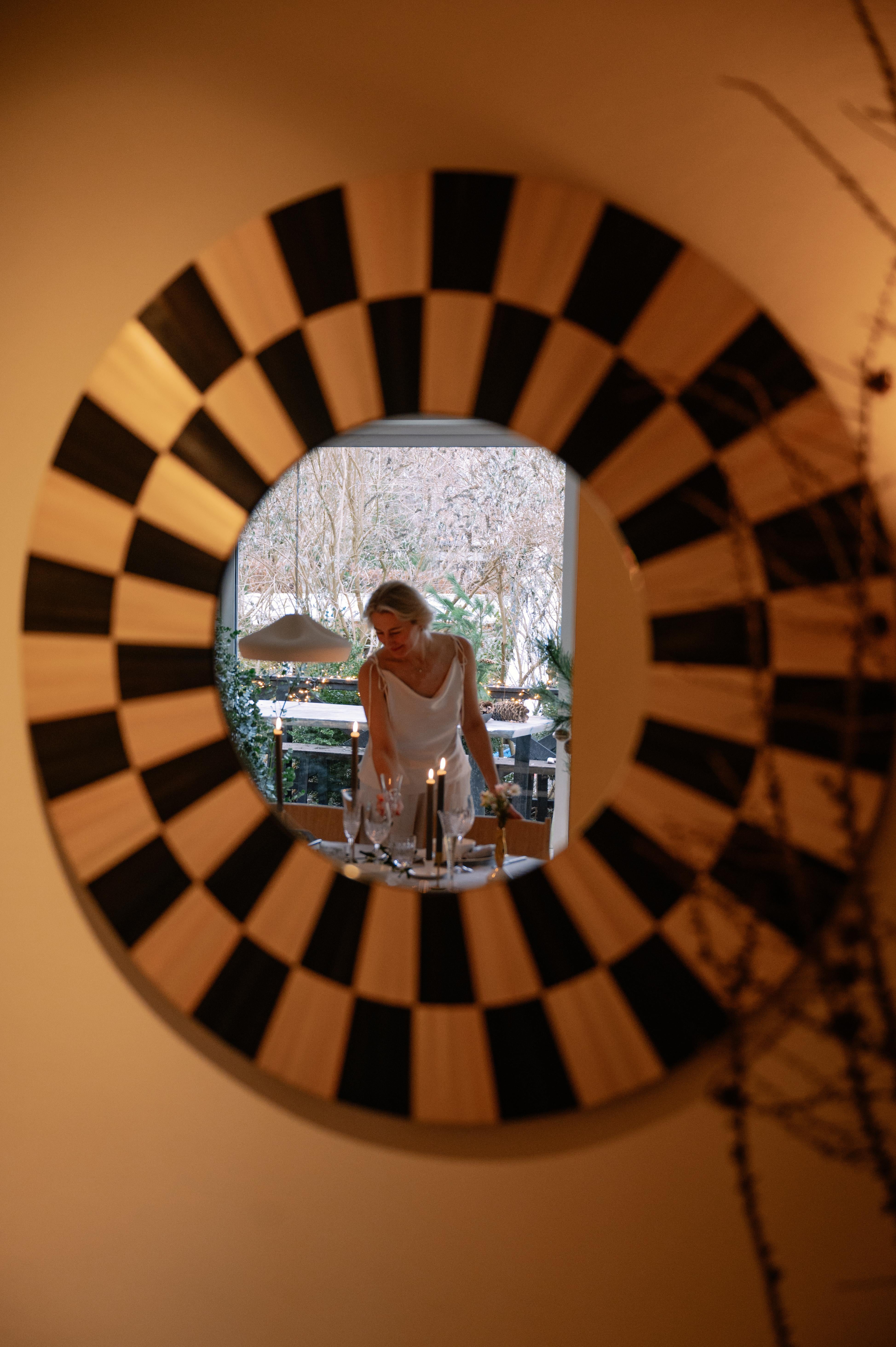 Wall Mirror Checkerboard Straw Marquetry Inlay Handcrafted Black&White Round For Sale 2