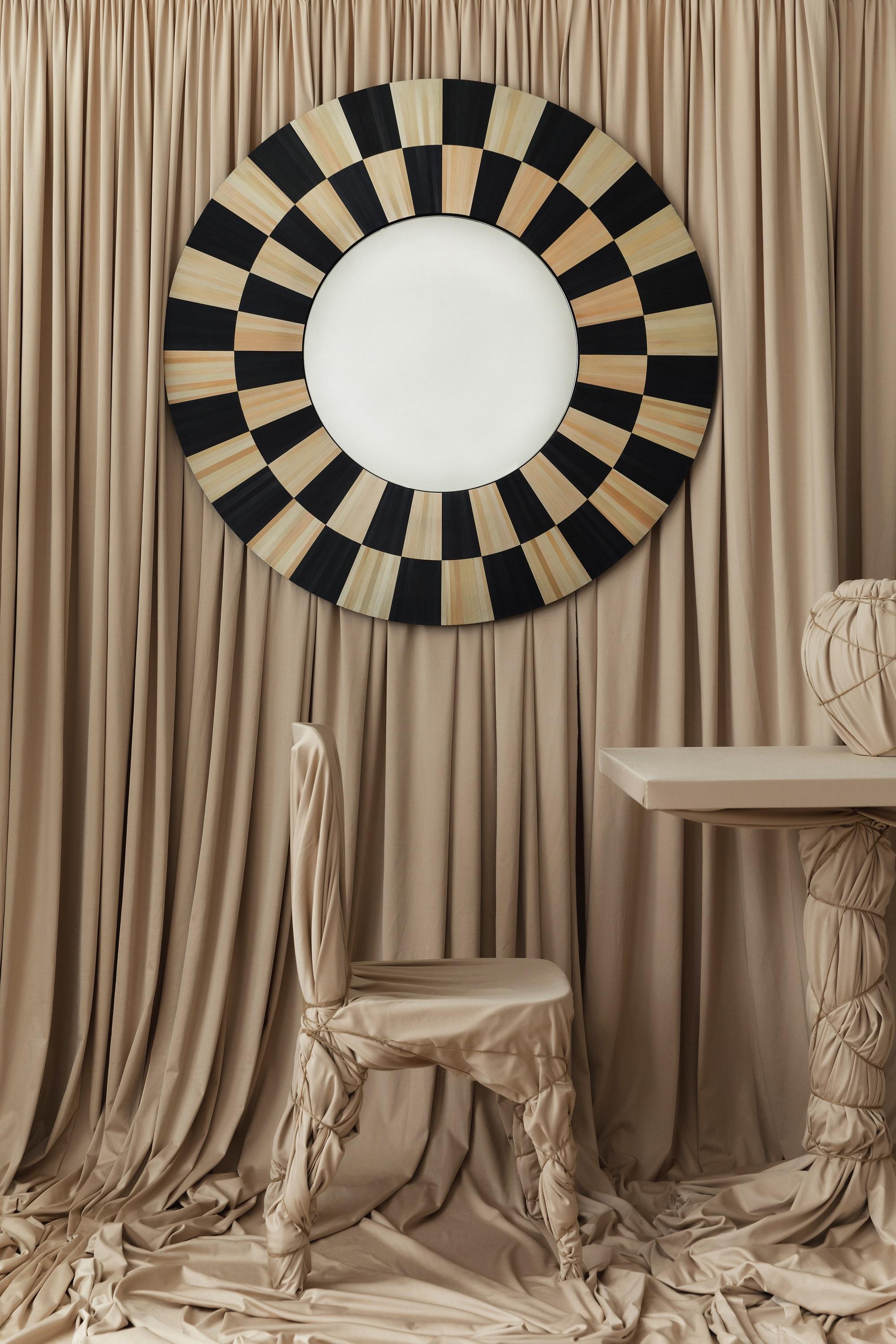 Wall Mirror Checkerboard Straw Marquetry Inlay Handcrafted Decorative Round In New Condition For Sale In Warsaw, PL