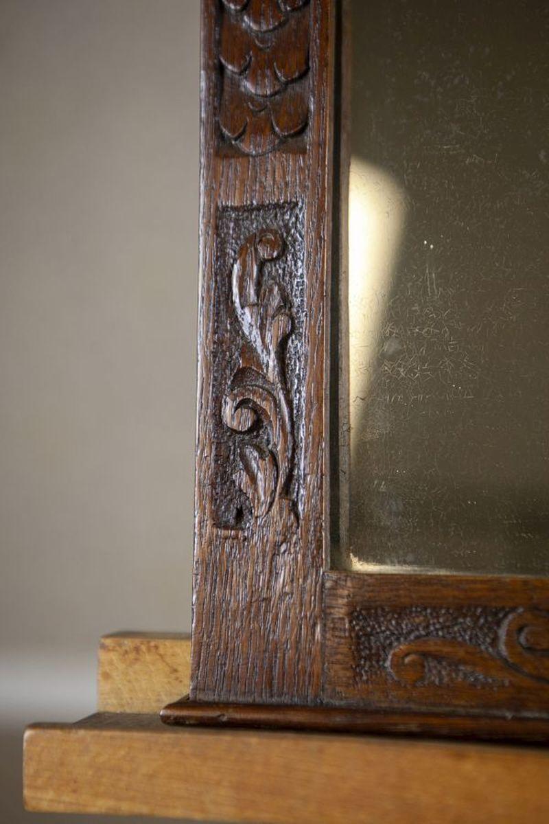 Milieu du XXe siècle Miroir mural des années The 1930 dans un cadre en Oak Brown en vente