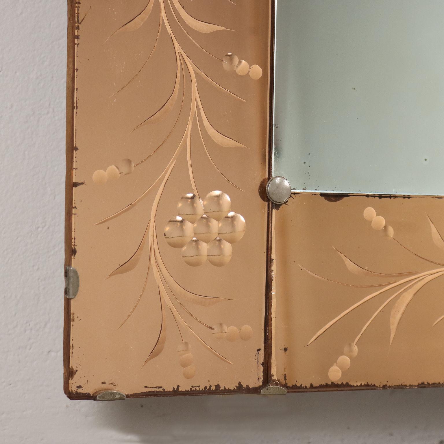 Wall Mirror Glass Italy 1950s-1960s In Good Condition For Sale In Milano, IT