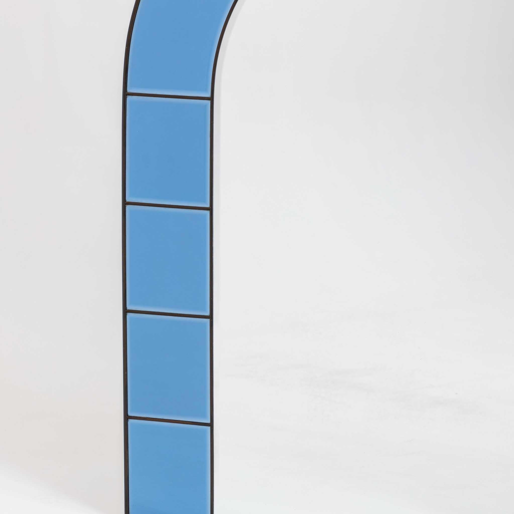Blauer Wandspiegel im Stil von Cristal Arte, Glas und Metall, Italien 1960er Jahre im Angebot 5