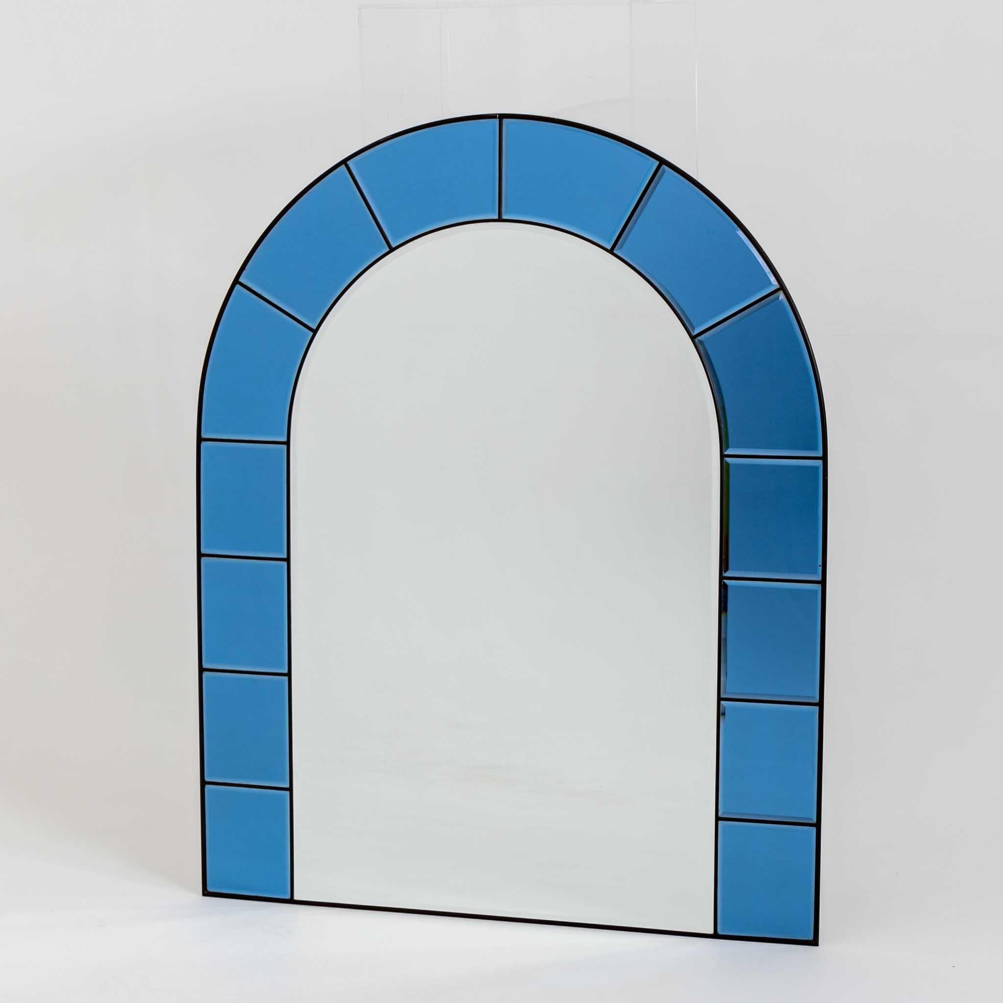 Blauer Wandspiegel im Stil von Cristal Arte, Glas und Metall, Italien 1960er Jahre im Angebot 1