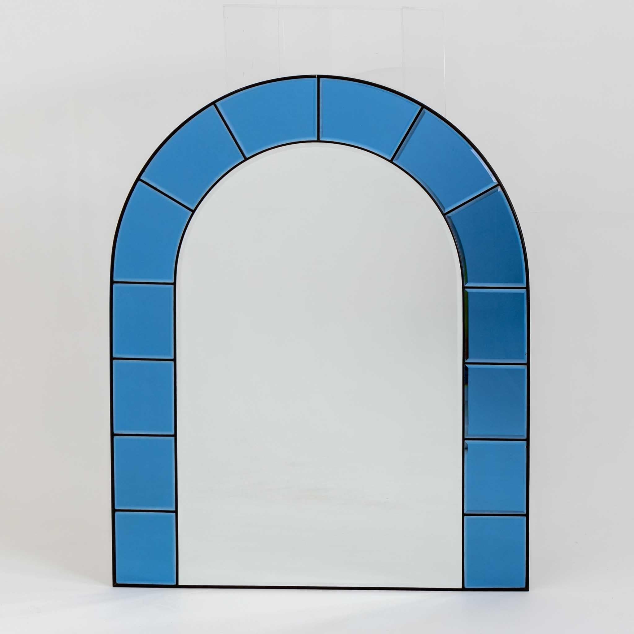 Blauer Wandspiegel im Stil von Cristal Arte, Glas und Metall, Italien 1960er Jahre im Angebot 2
