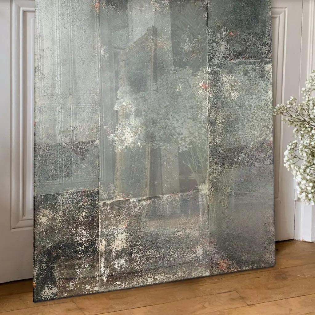 Français Miroir mural, grand format, verre oxydé, style années 1950 en vente