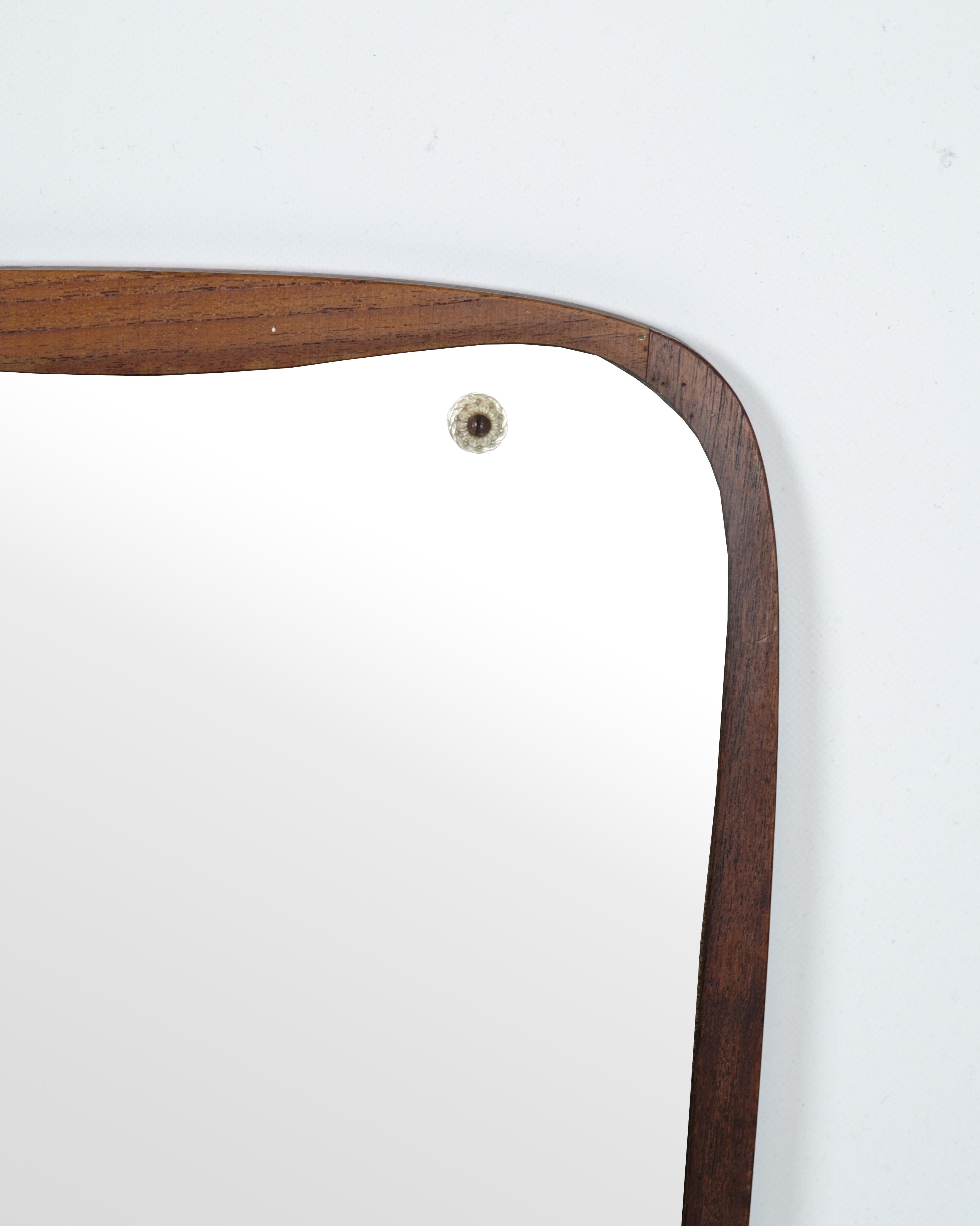 Mid-Century moderno Specchio da parete con cornice in tek, design danese degli anni '60 in vendita